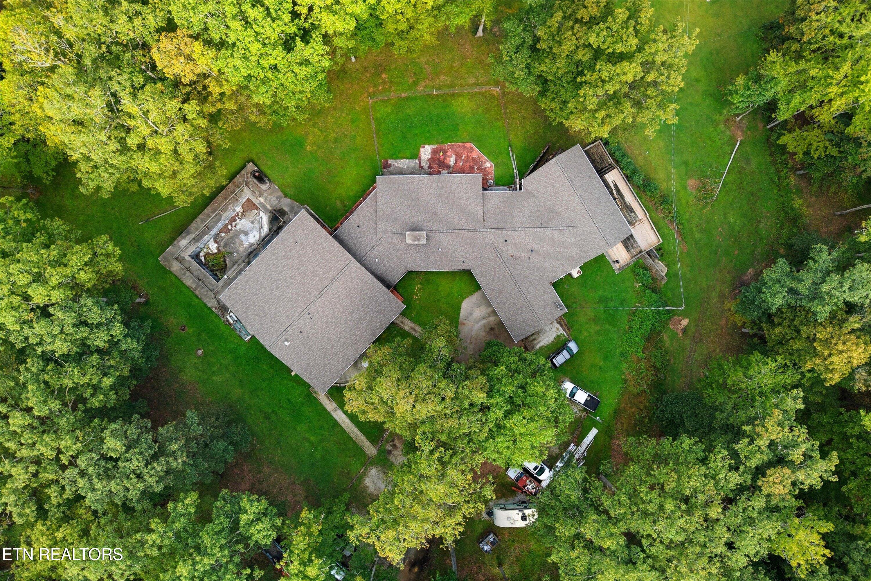 605 S Lake Drive Oneida TN 37841