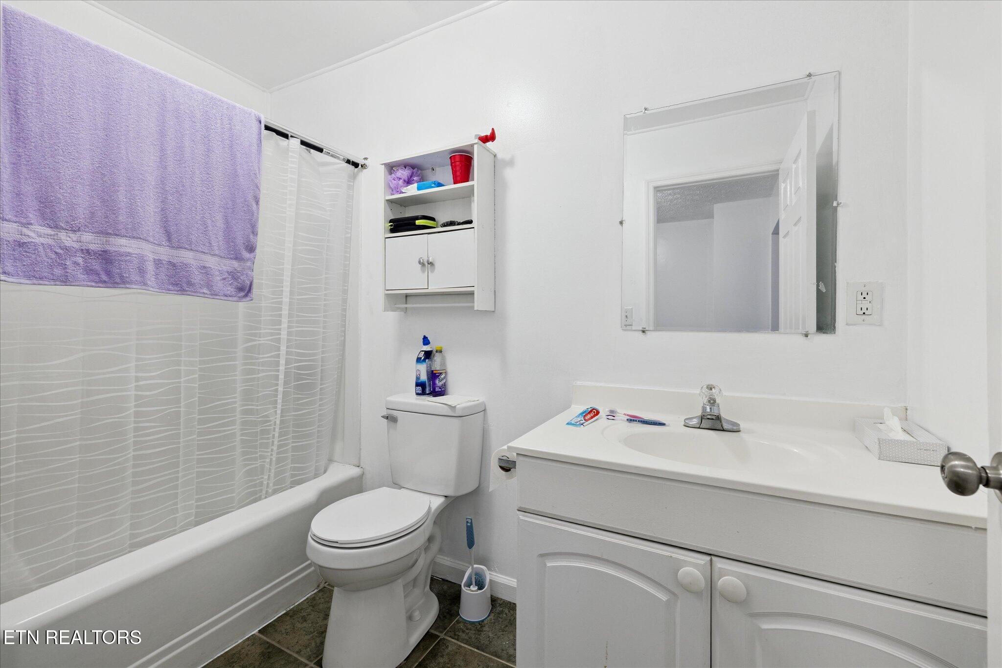 512 N Roane Street Harriman TN 37748