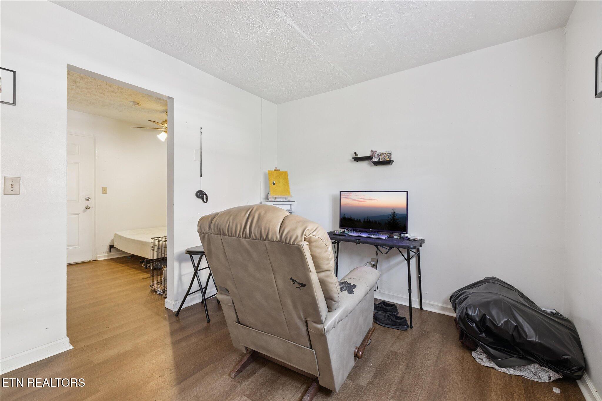 512 N Roane Street Harriman TN 37748