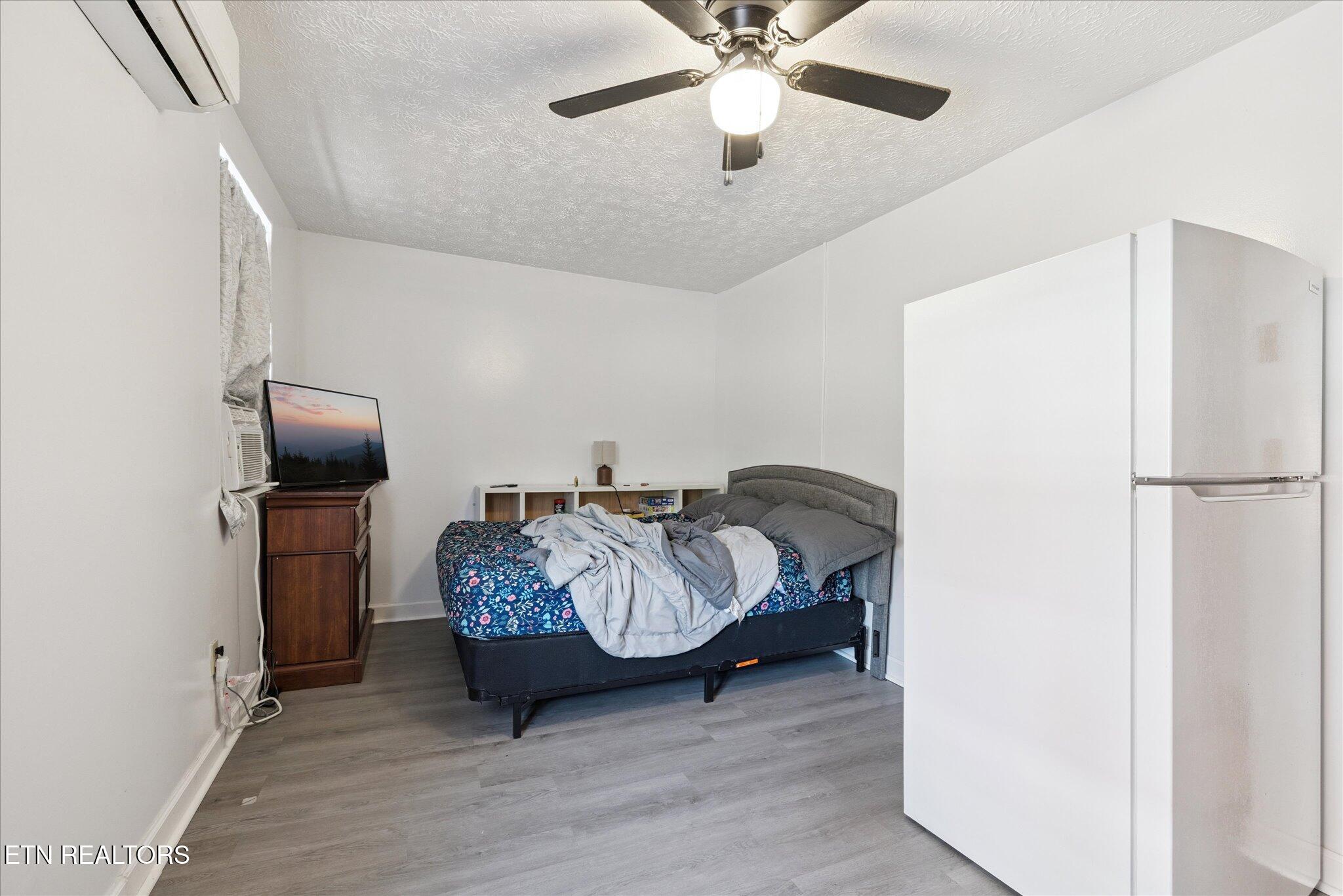 512 N Roane Street Harriman TN 37748