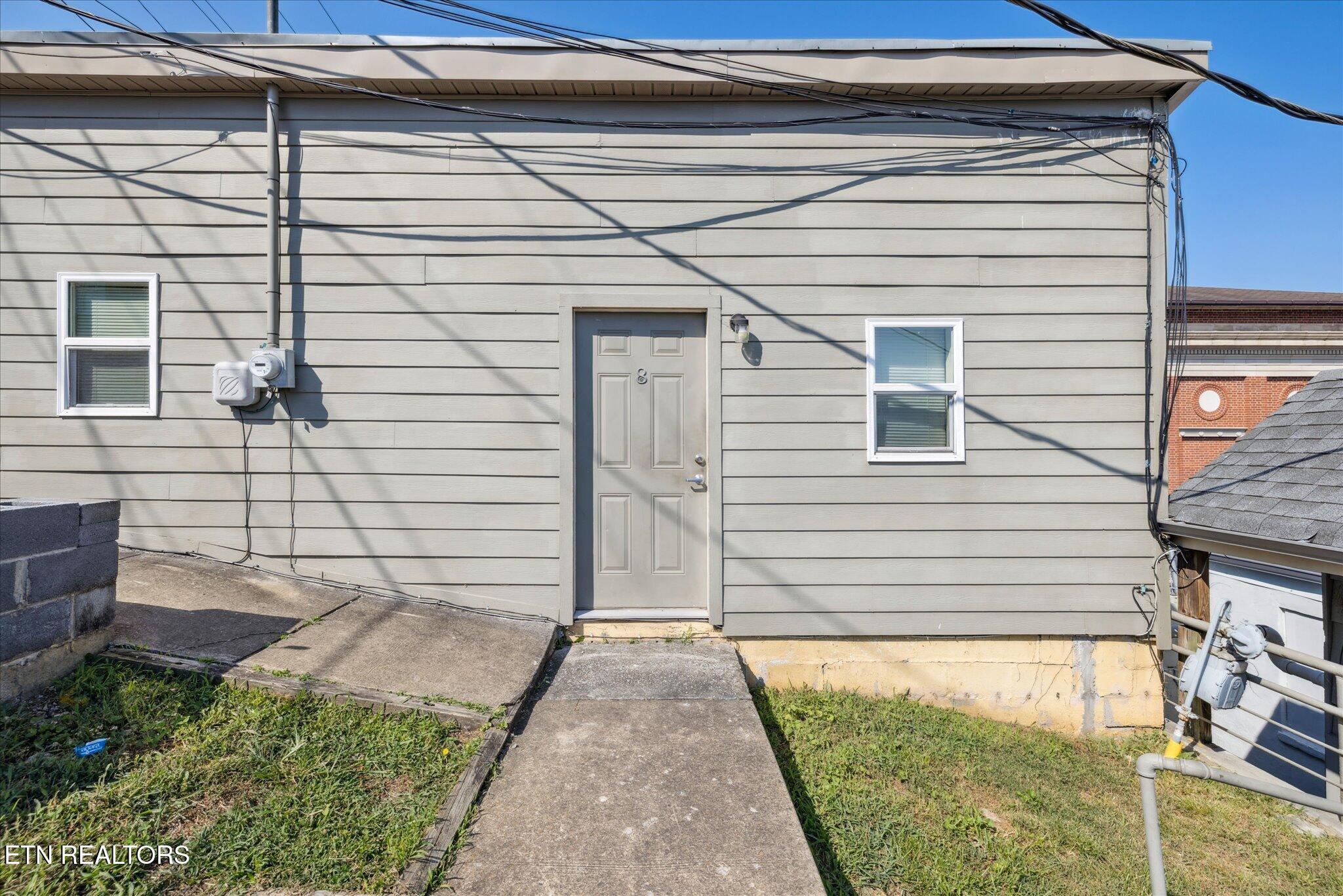 512 N Roane Street Harriman TN 37748