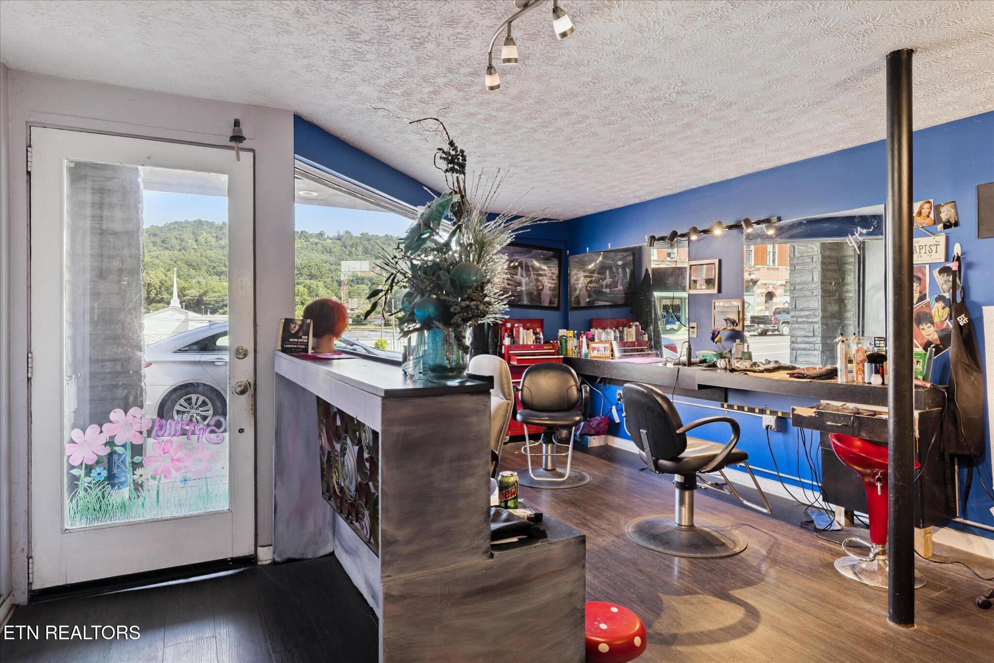 512 N Roane Street Harriman TN 37748