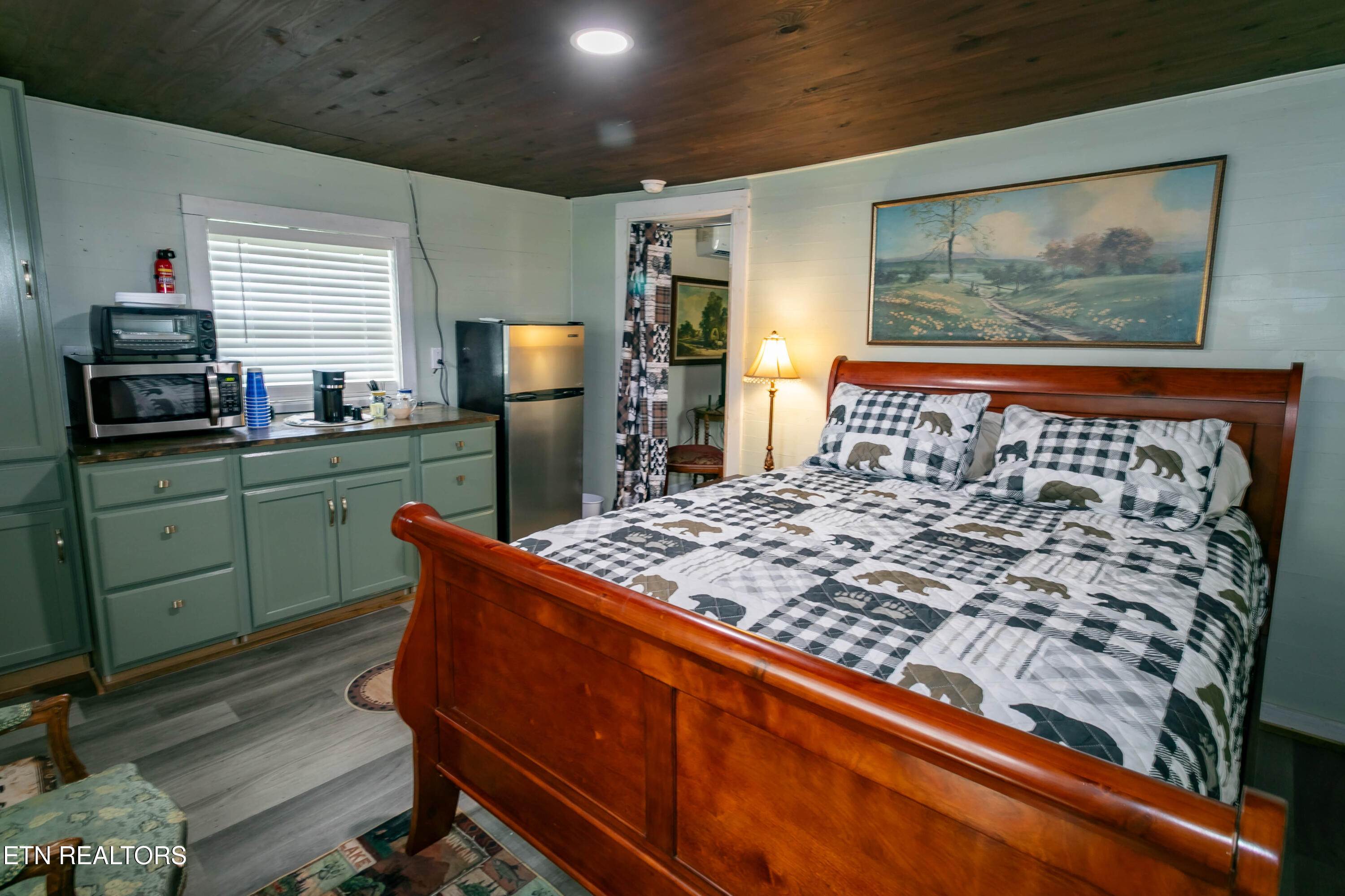 8113 W Old Highway 73 Townsend TN 37882