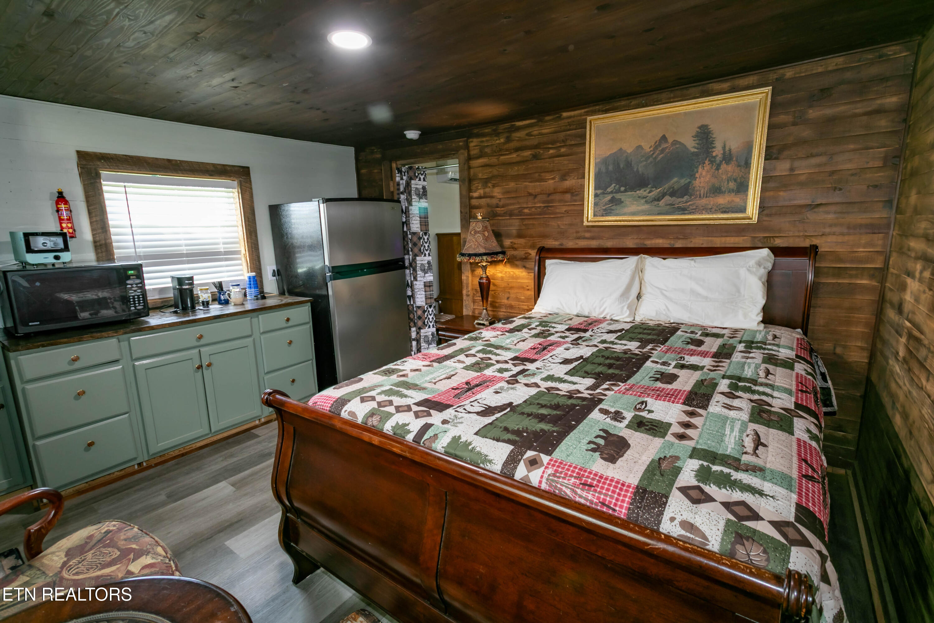 8113 W Old Highway 73 Townsend TN 37882