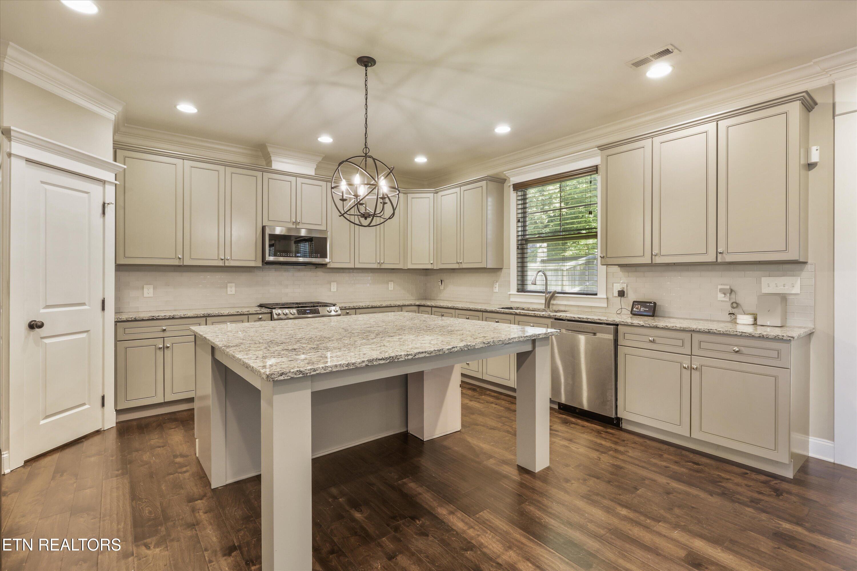 8504 Flowering Peach Lane Knoxville TN 37923