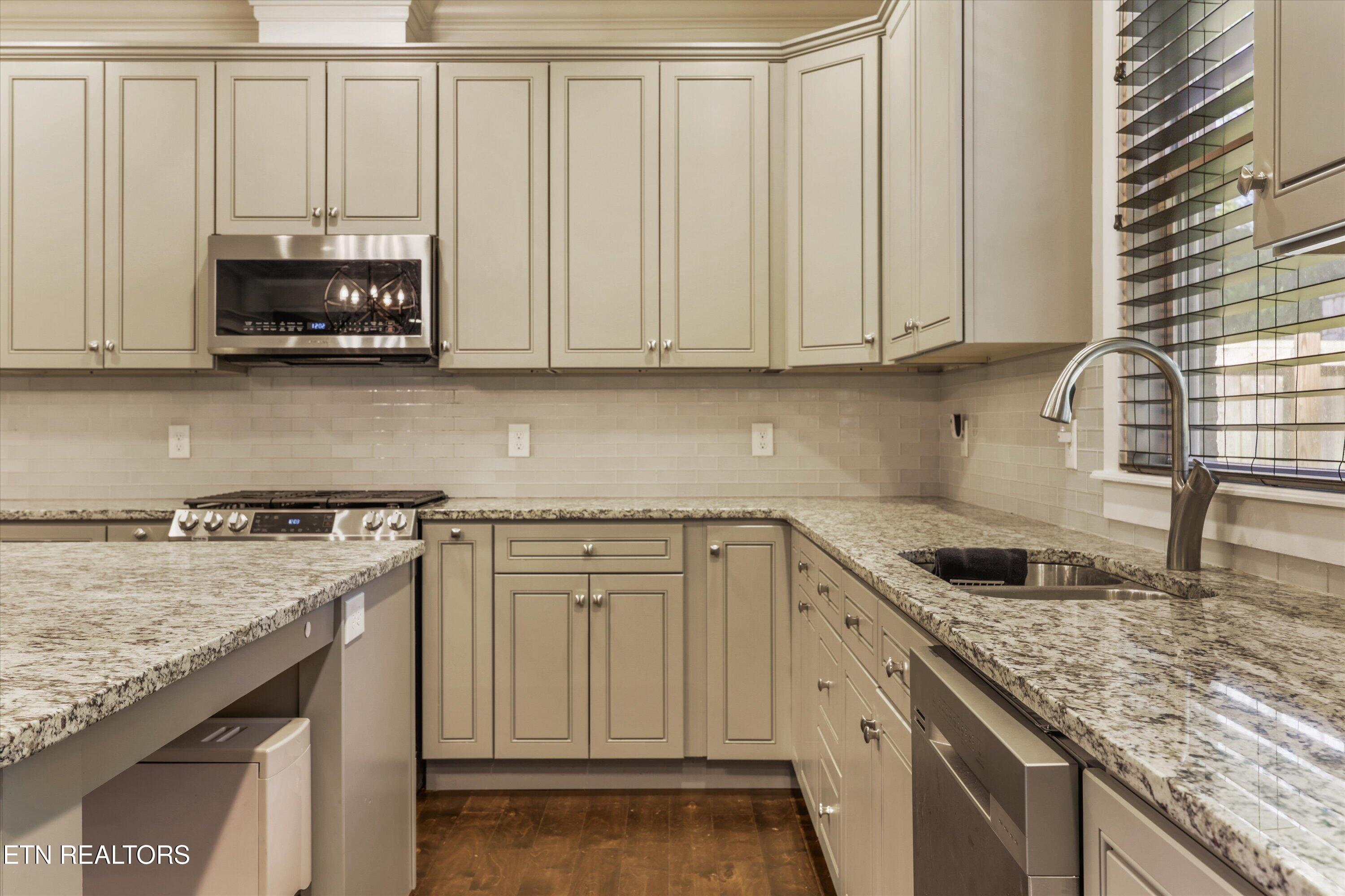 8504 Flowering Peach Lane Knoxville TN 37923