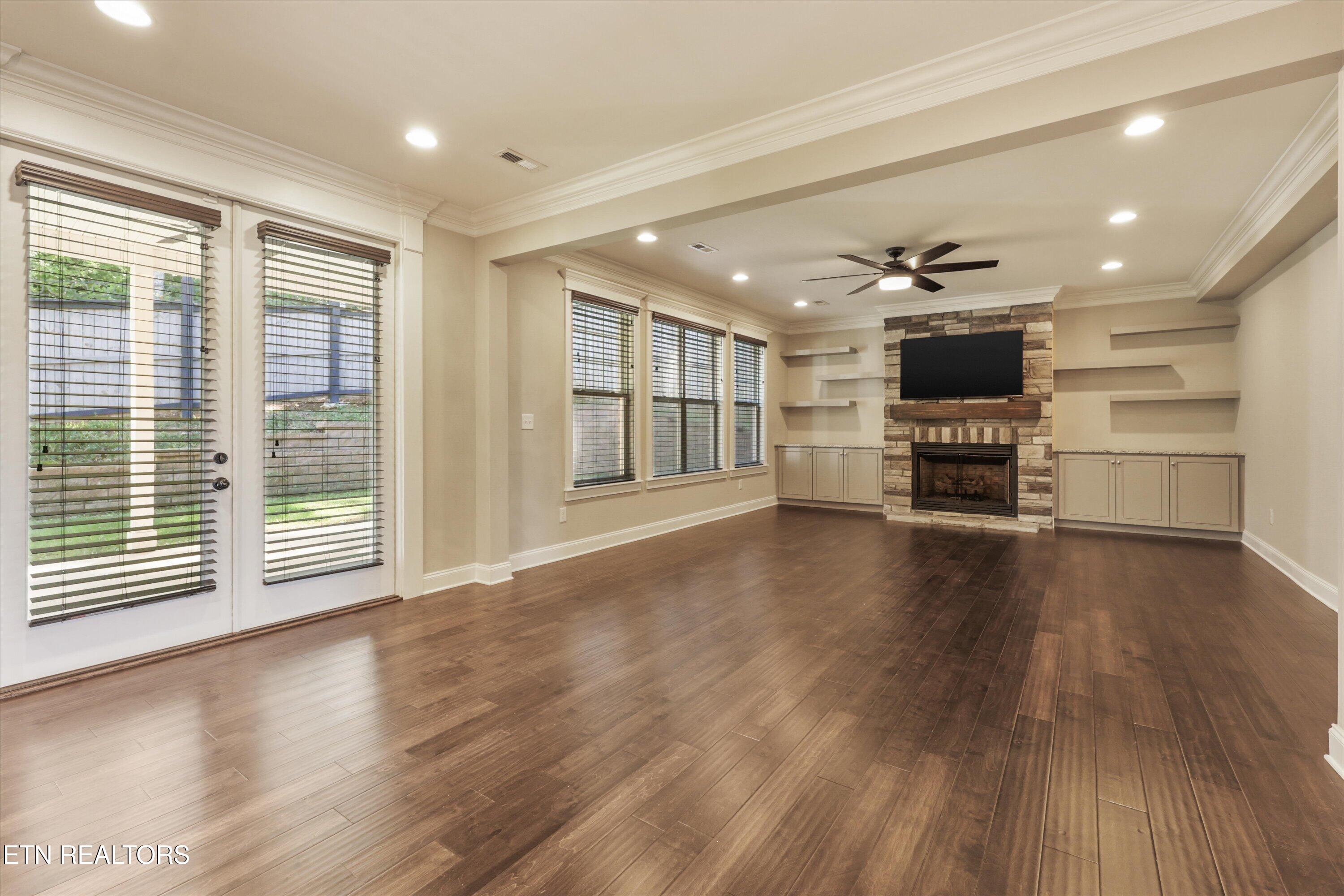 8504 Flowering Peach Lane Knoxville TN 37923
