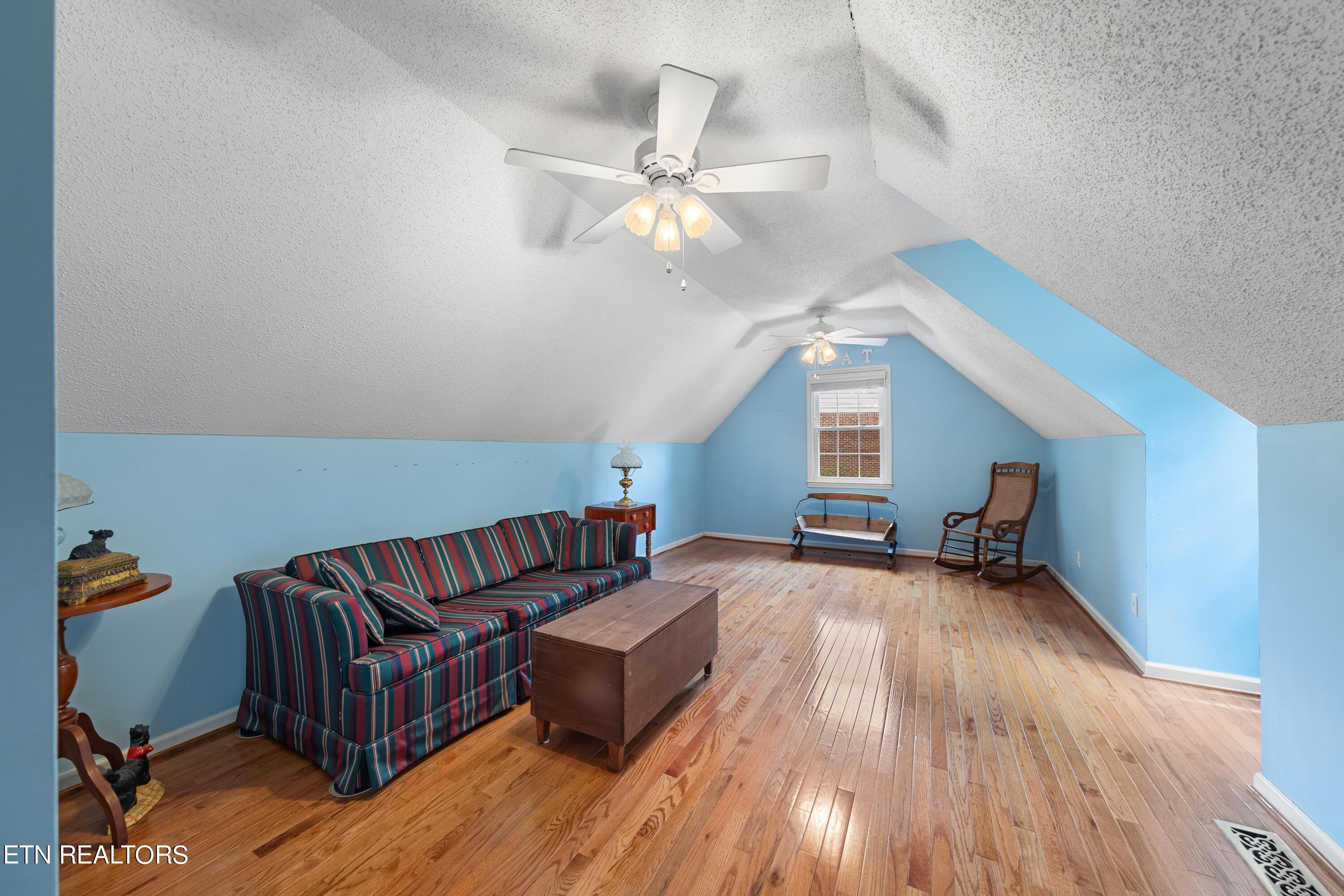 6925 Lark Lane Knoxville TN 37919