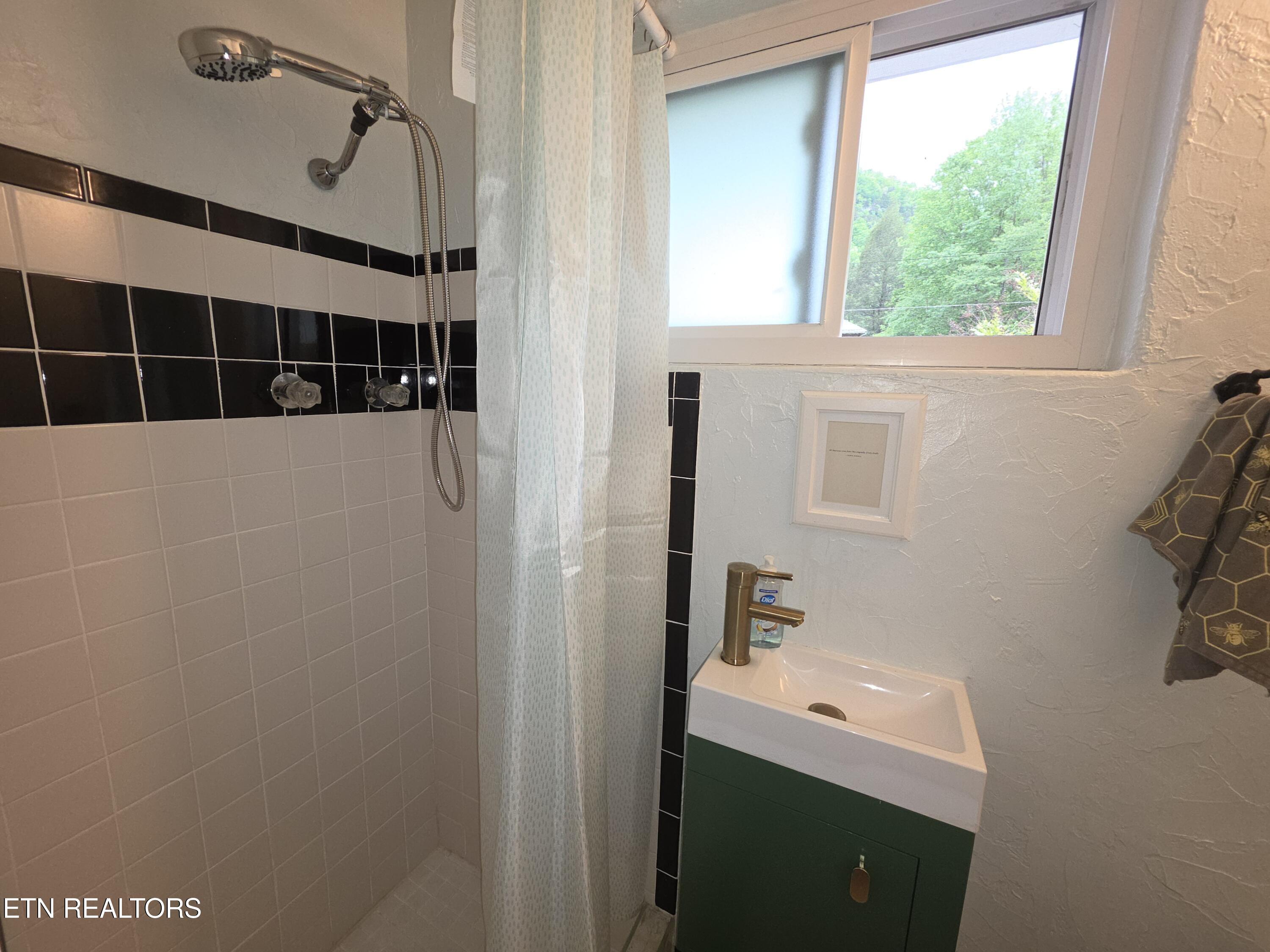 327 Colwyn Avenue Cumberland Gap TN 37724