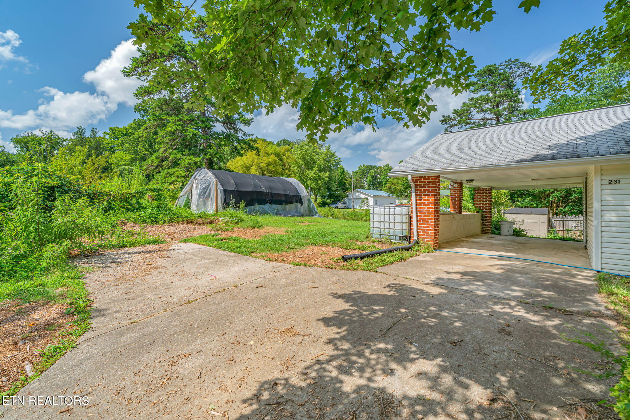 231 Wright Road Oliver Springs TN 37840