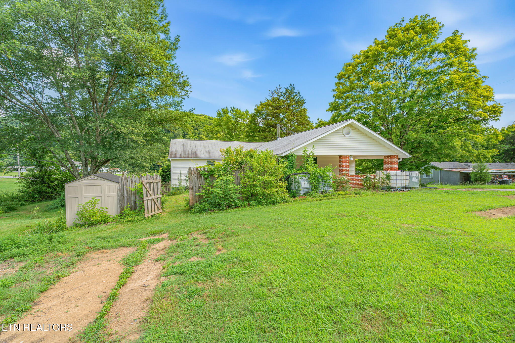 231 Wright Road Oliver Springs TN 37840