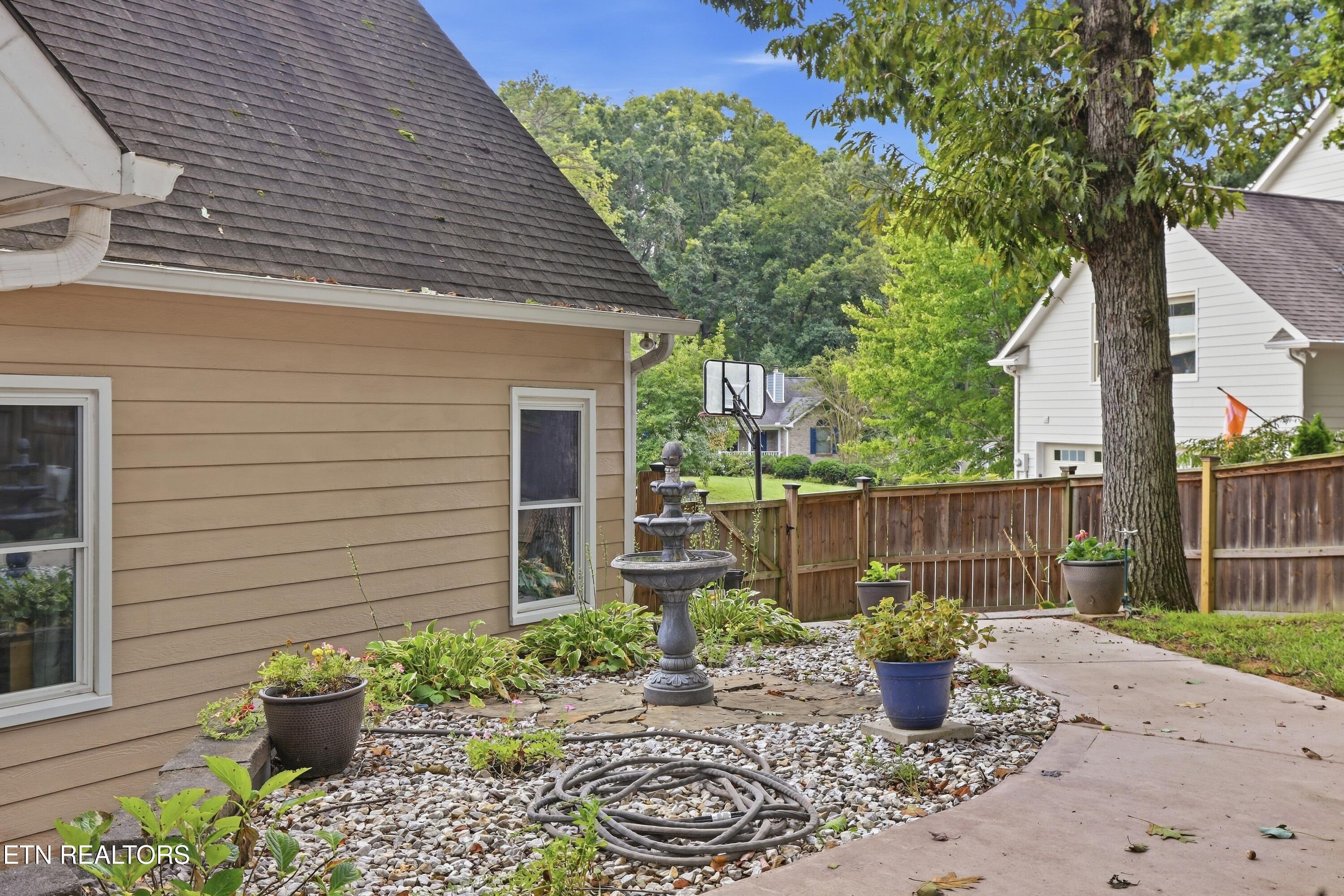 1305 Mark Joseph Lane Knoxville TN 37931