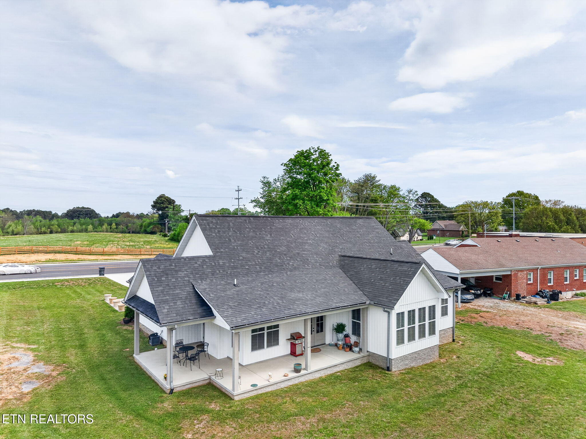 1425 E 10th Street Cookeville TN 38501