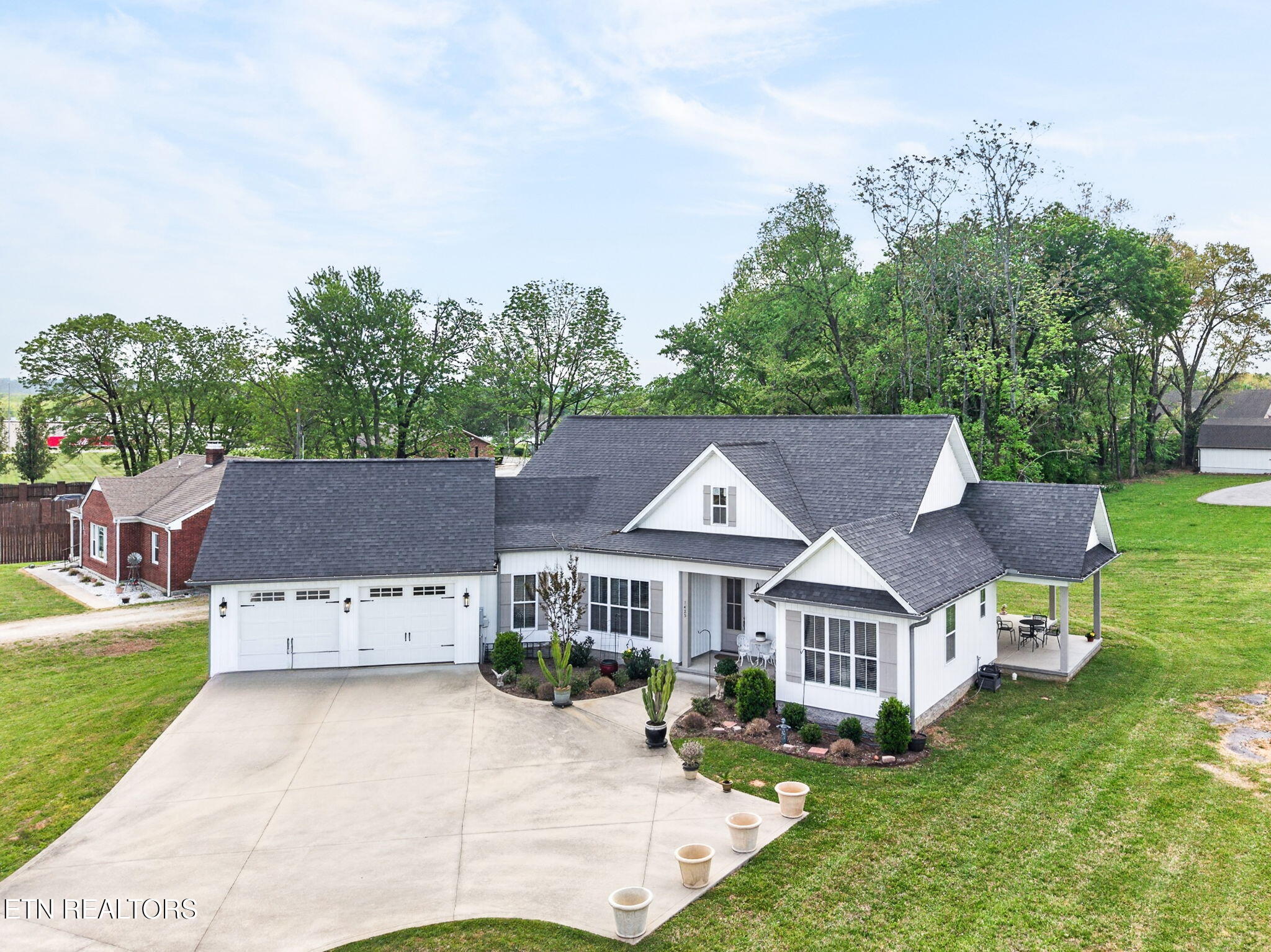 1425 E 10th Street Cookeville TN 38501