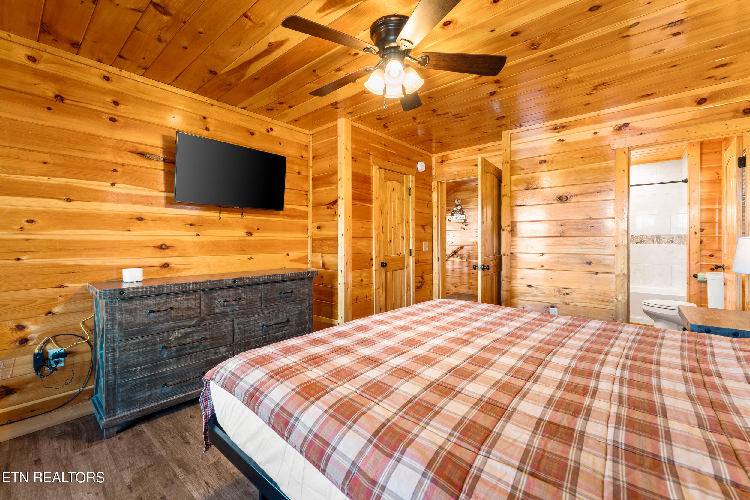 3307 Pine Peak Way Sevierville TN 37862