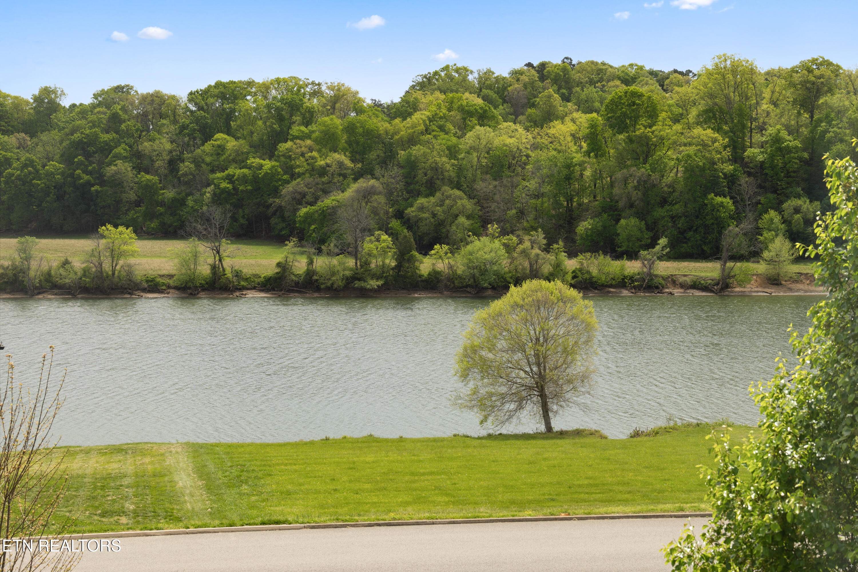 2725 River Island Boulevard Kodak TN 37764