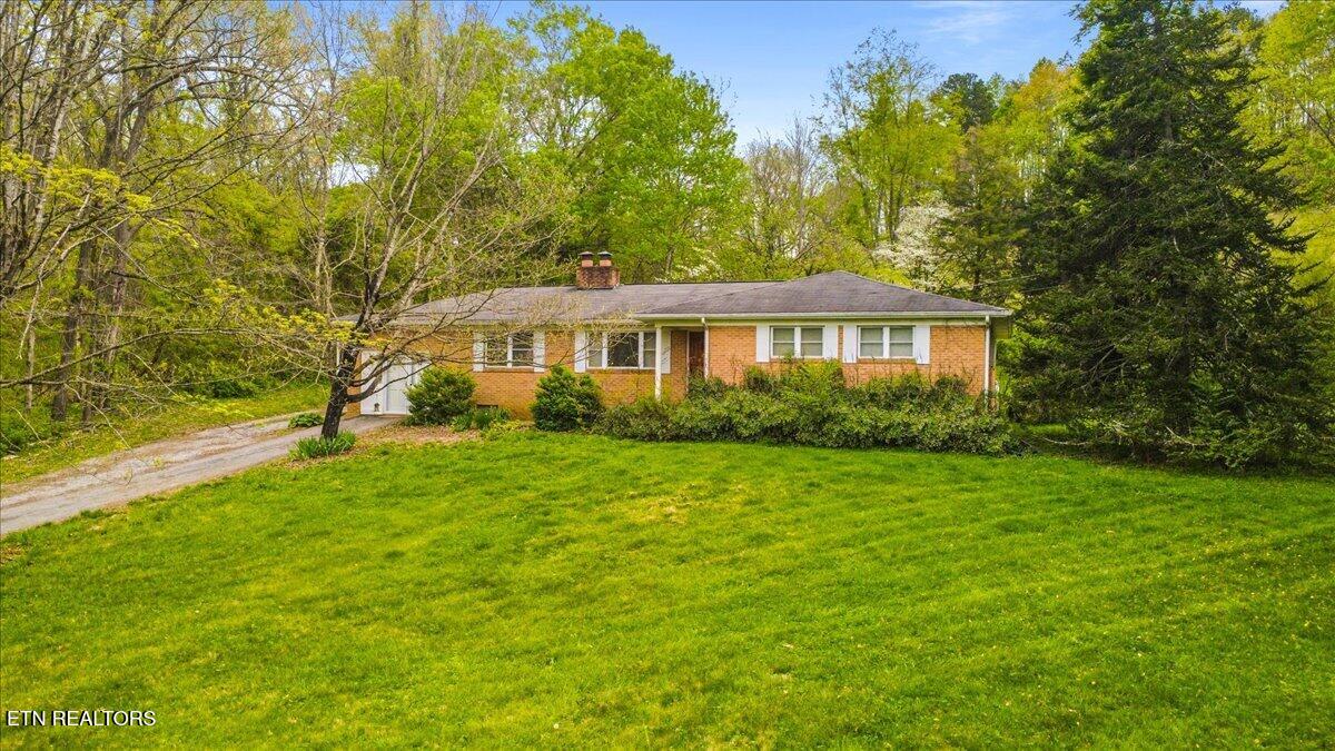 1851 Seals Road New Tazewell TN 37825
