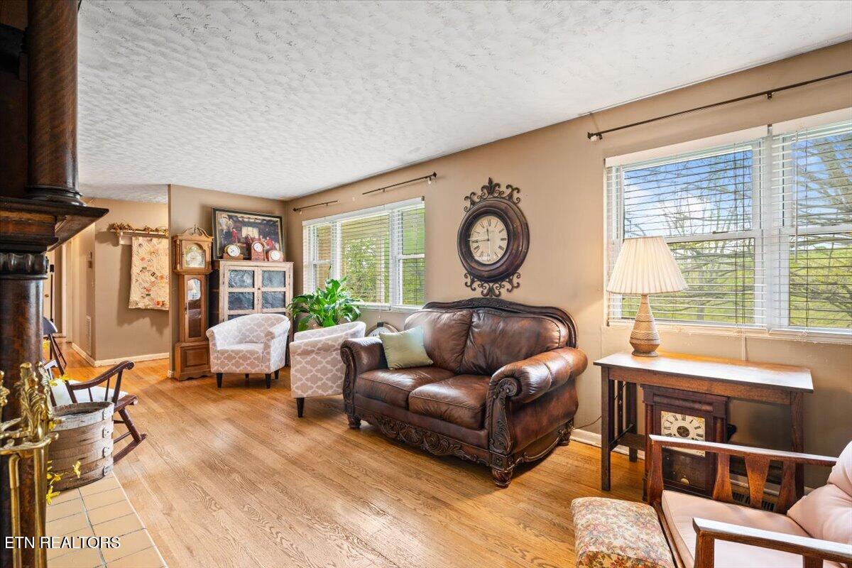 1851 Seals Road New Tazewell TN 37825