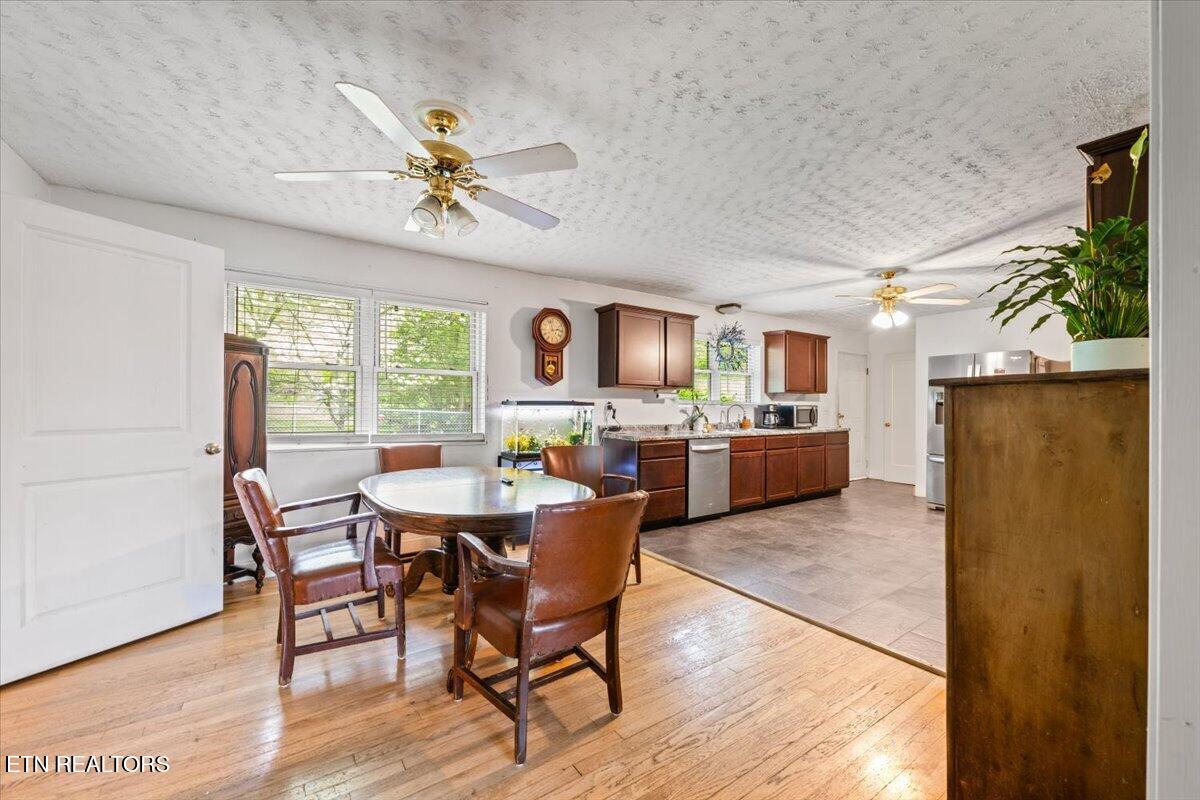 1851 Seals Road New Tazewell TN 37825