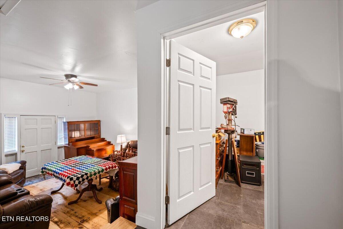 1851 Seals Road New Tazewell TN 37825