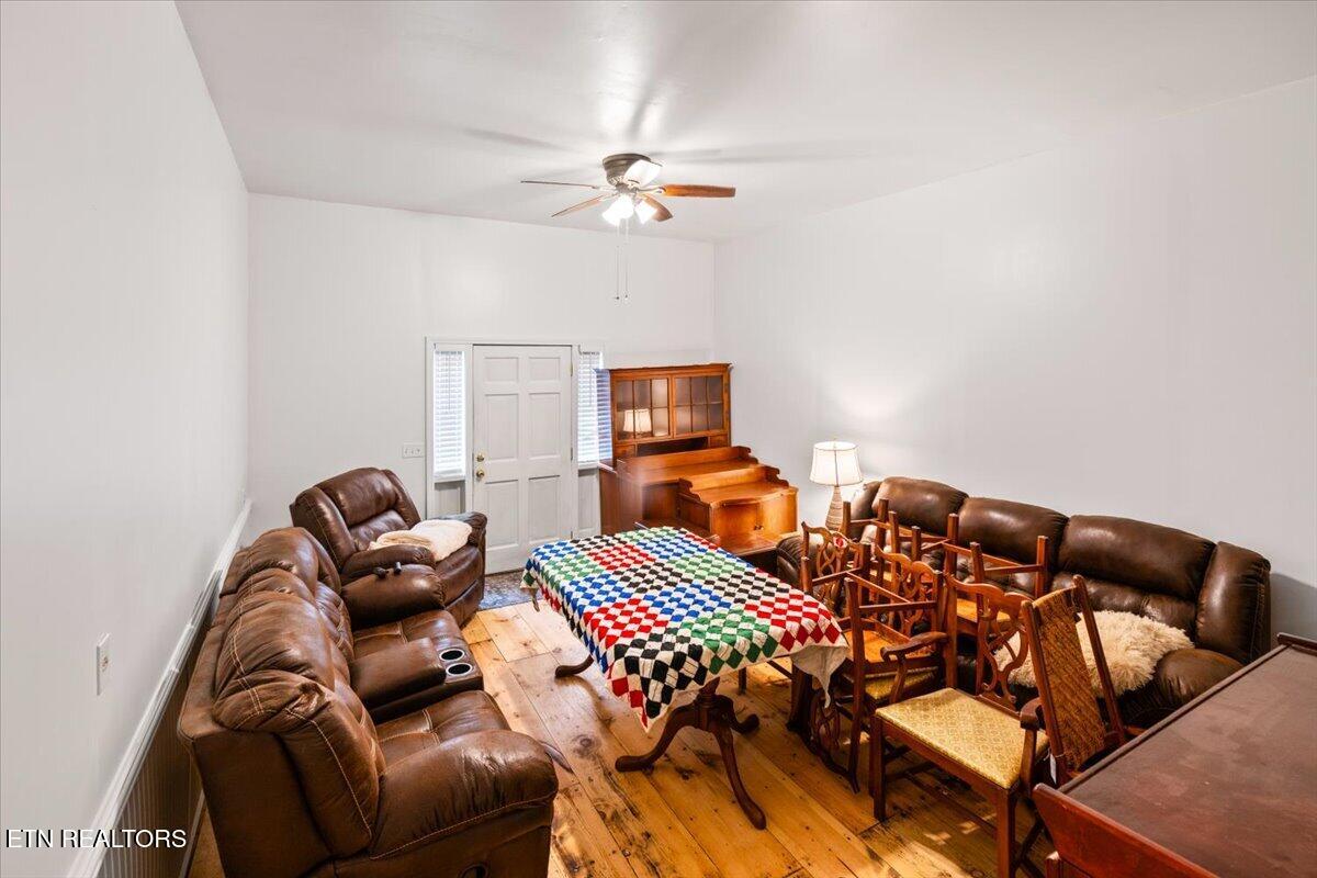 1851 Seals Road New Tazewell TN 37825