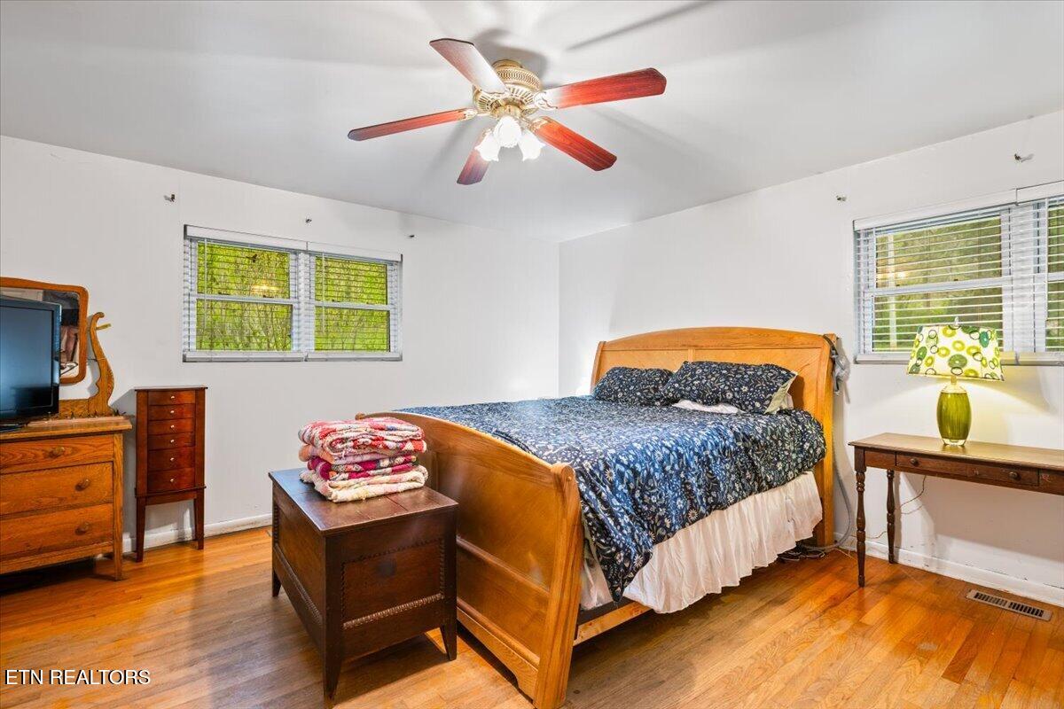 1851 Seals Road New Tazewell TN 37825
