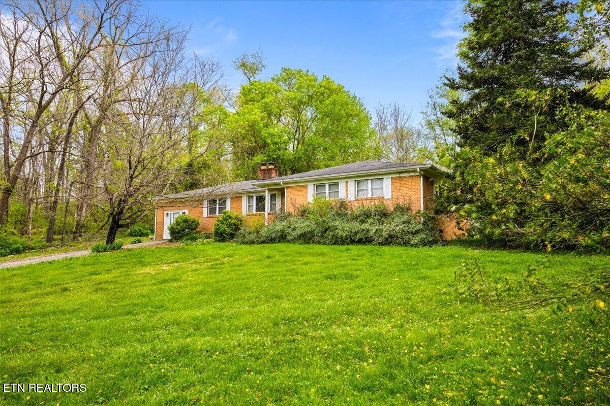 1851 Seals Road New Tazewell TN 37825