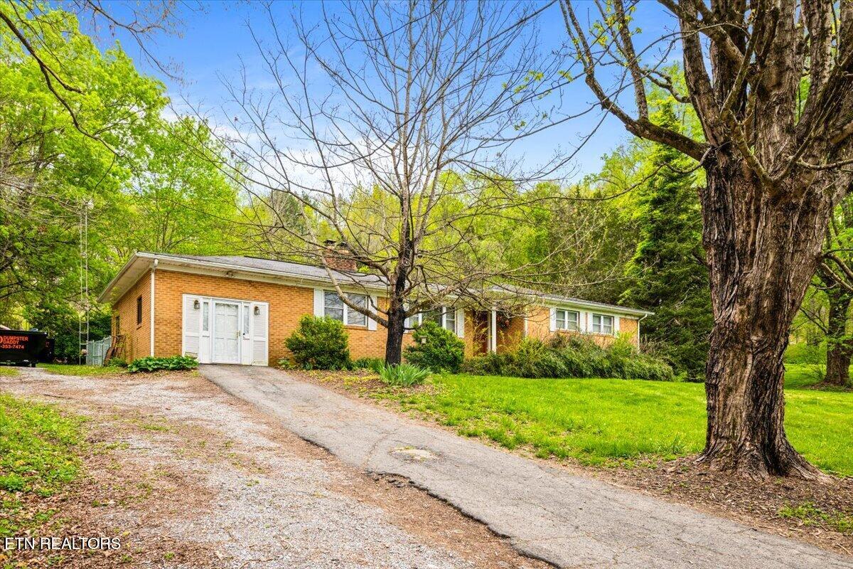 1851 Seals Road New Tazewell TN 37825