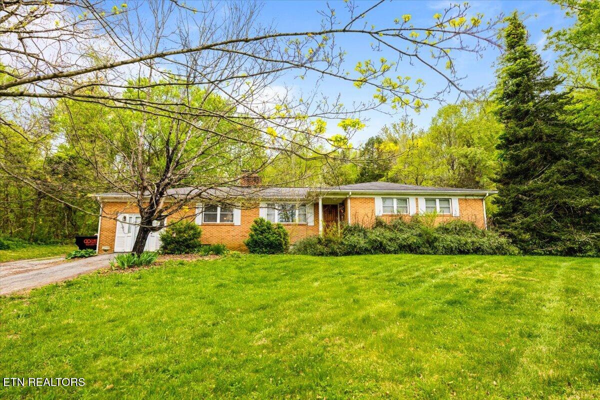 1851 Seals Road New Tazewell TN 37825