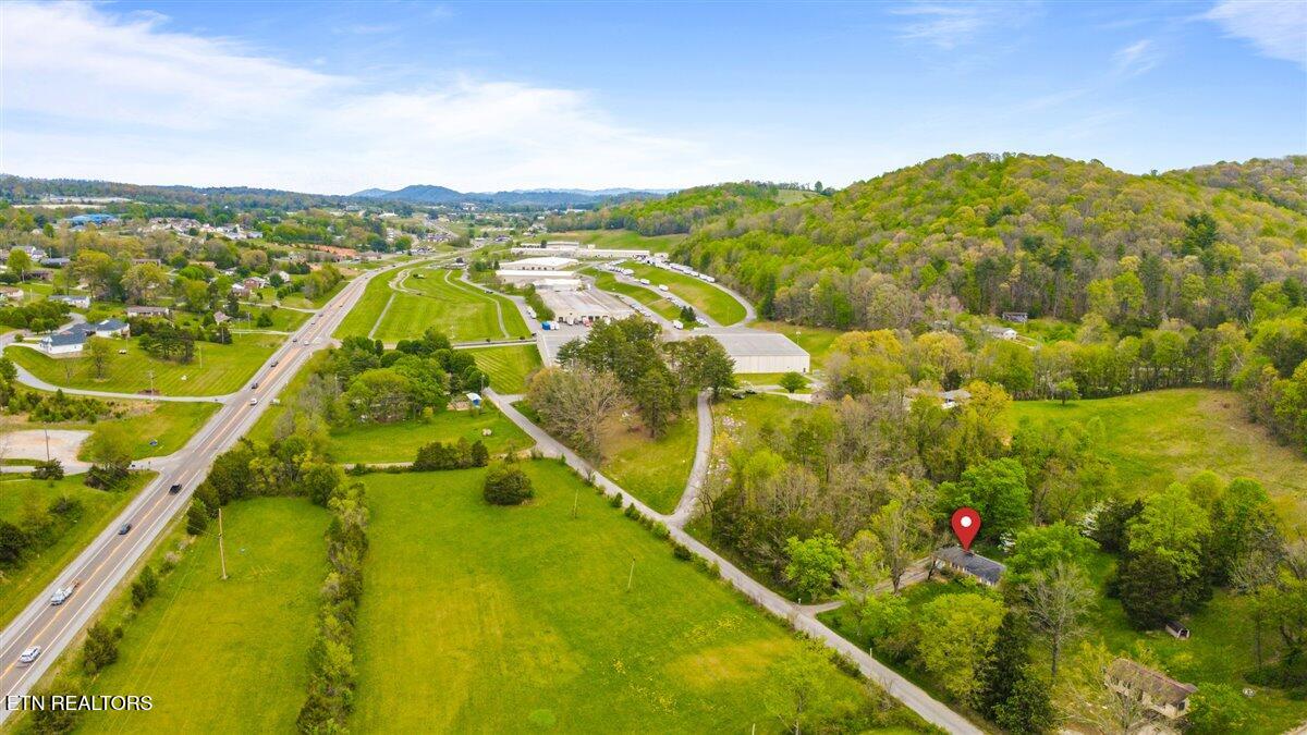 1851 Seals Road New Tazewell TN 37825