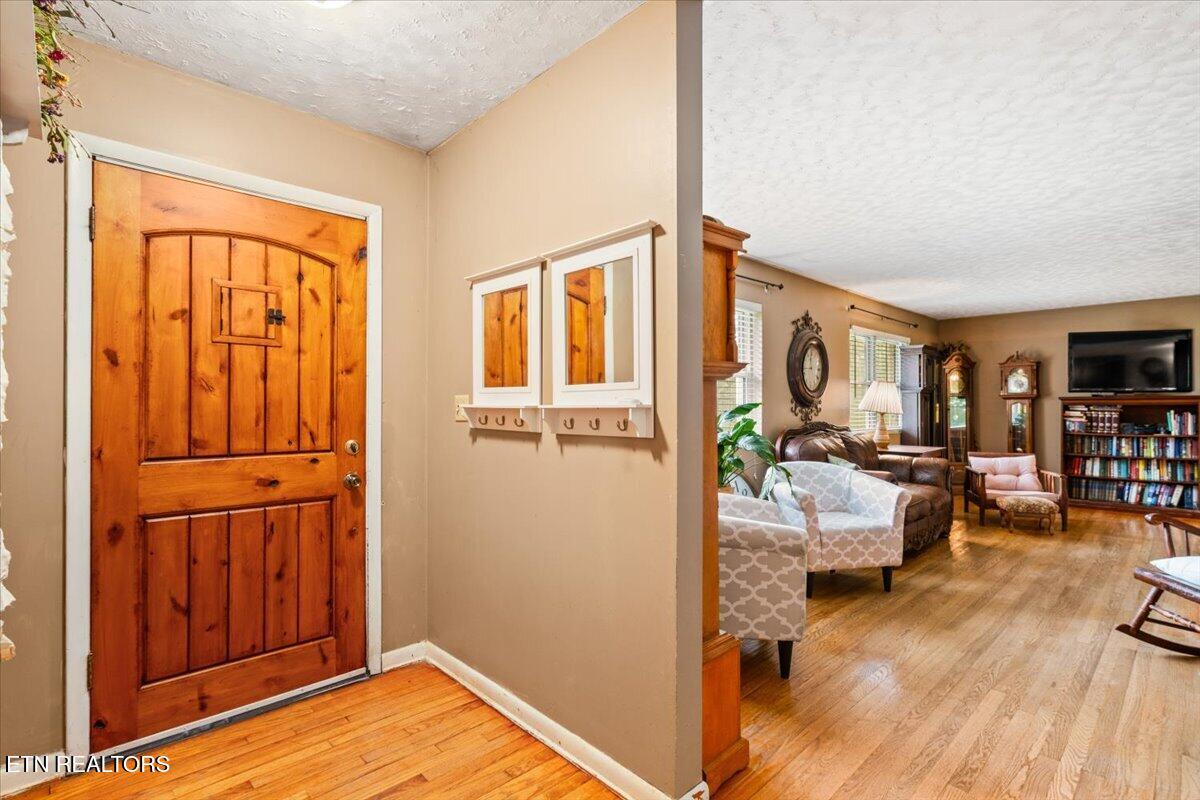 1851 Seals Road New Tazewell TN 37825