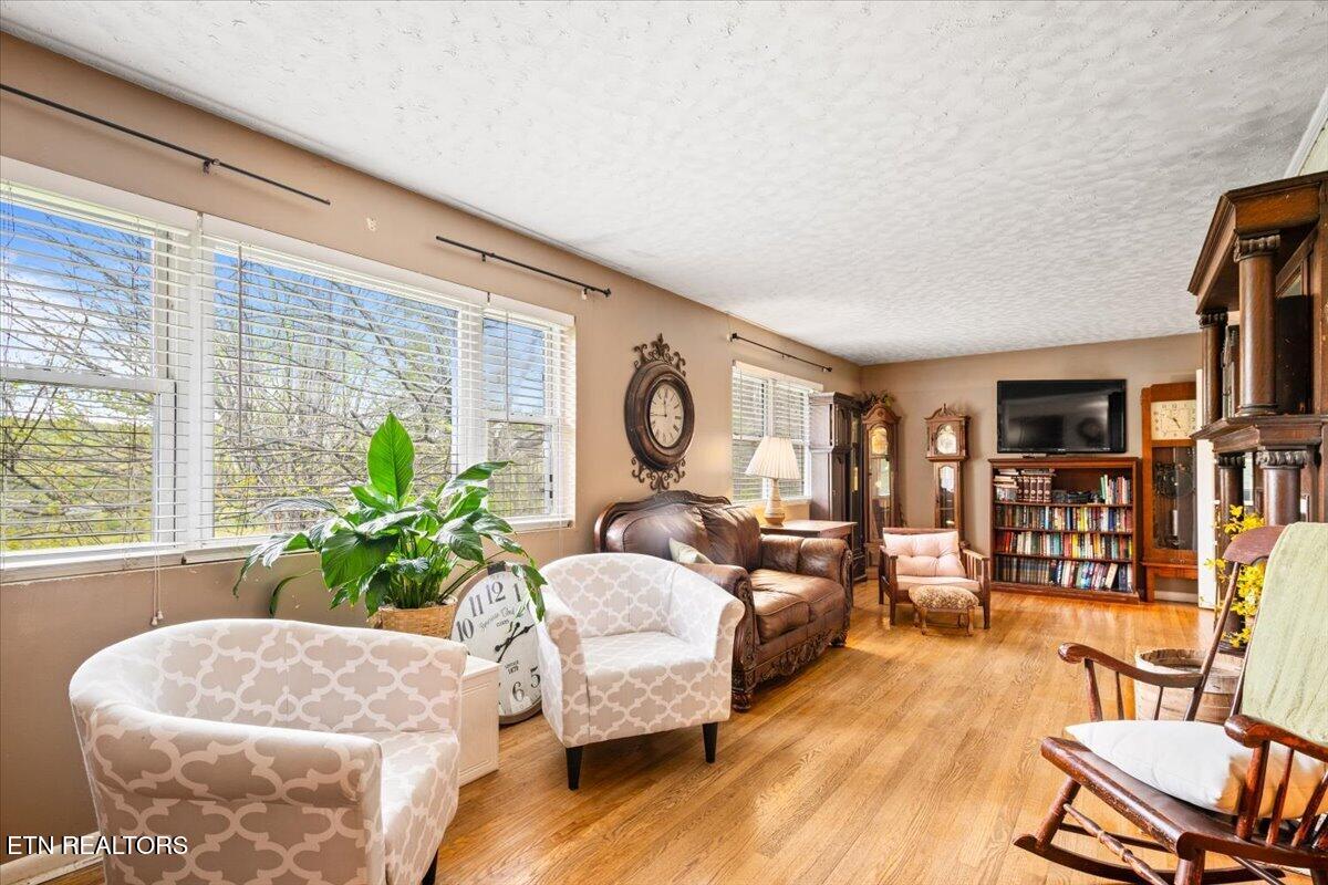1851 Seals Road New Tazewell TN 37825