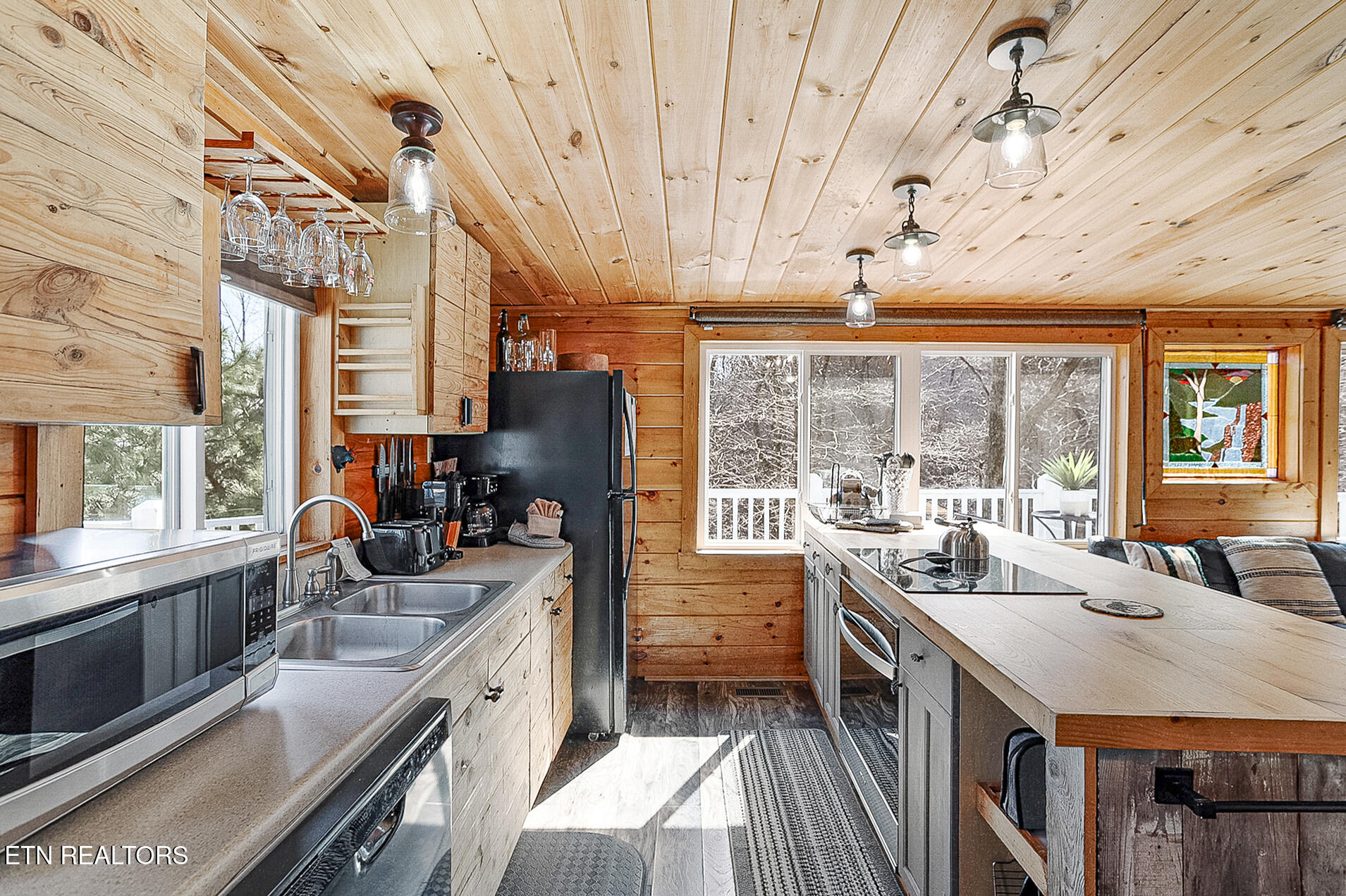 2592 Bluff Mountain Road Sevierville TN 37876