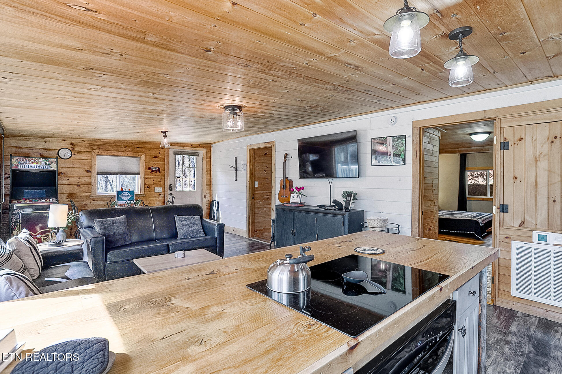 2592 Bluff Mountain Road Sevierville TN 37876