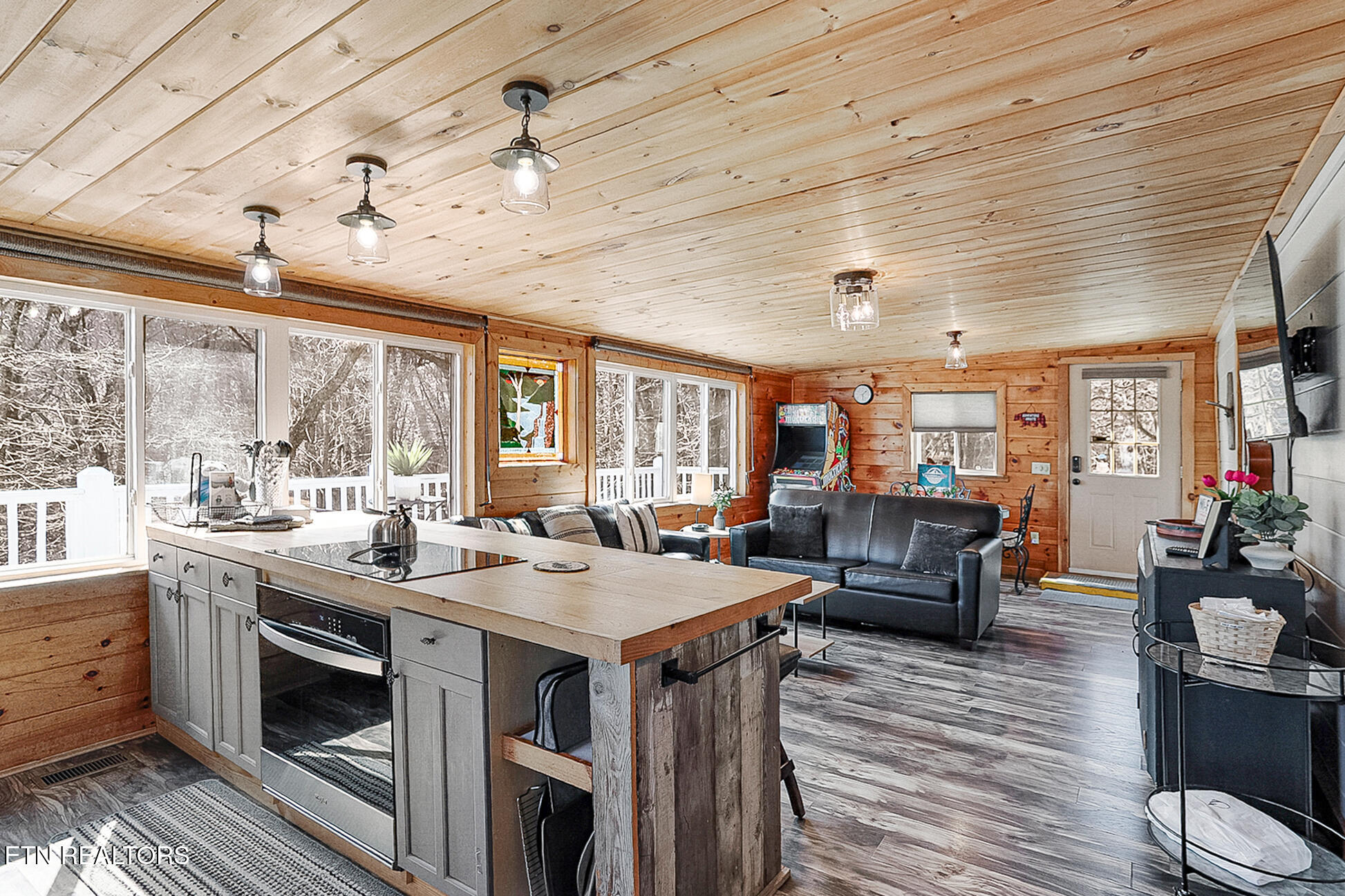 2592 Bluff Mountain Road Sevierville TN 37876