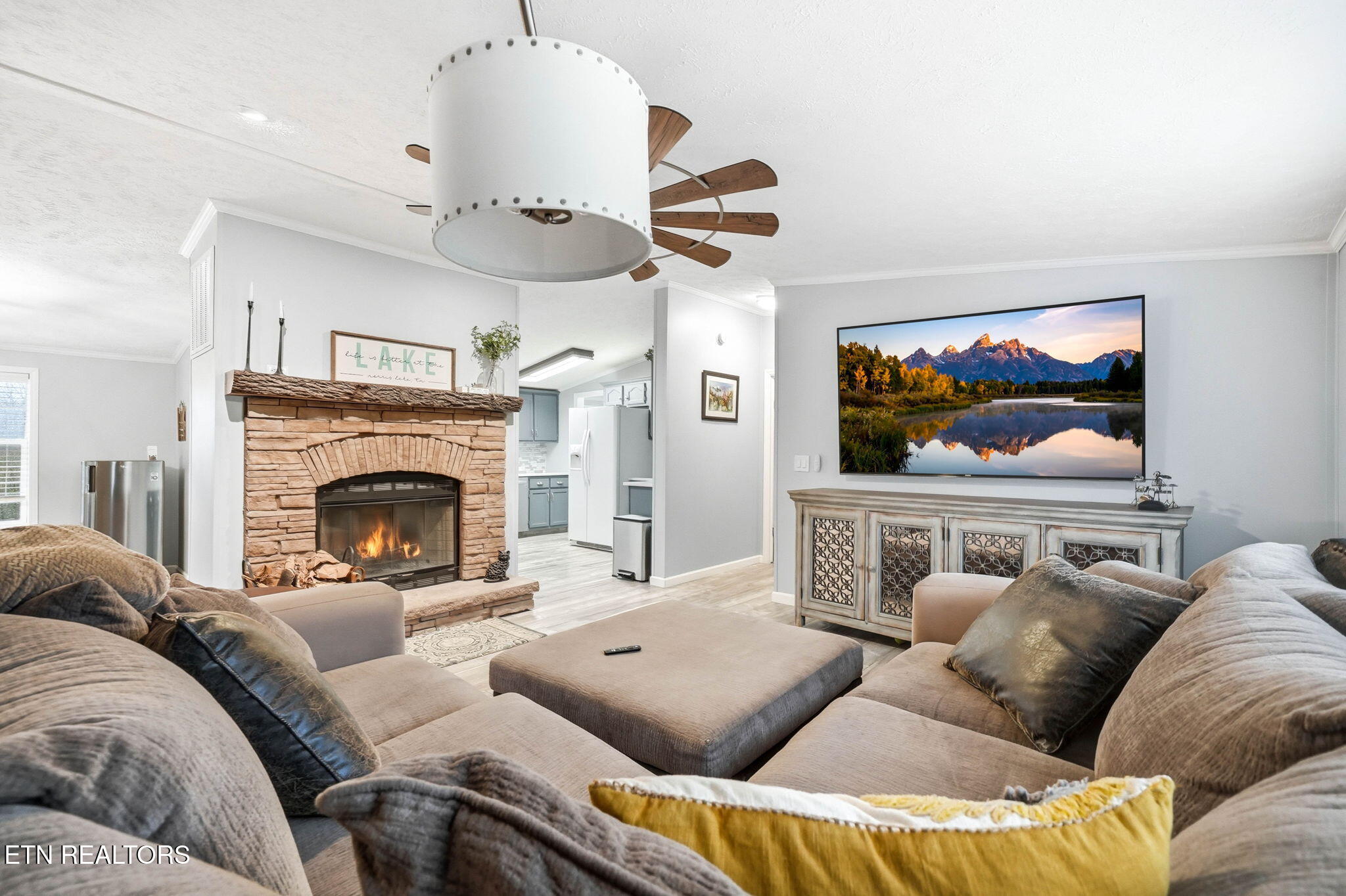 124 Oak Grove Lane Rocky Top TN 37769