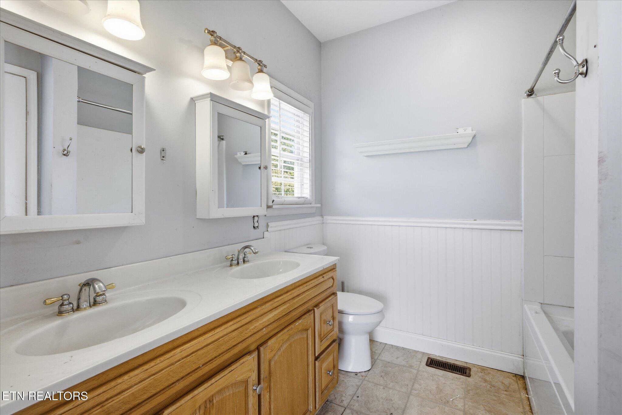 405 Douglas Lane Clinton TN 37716