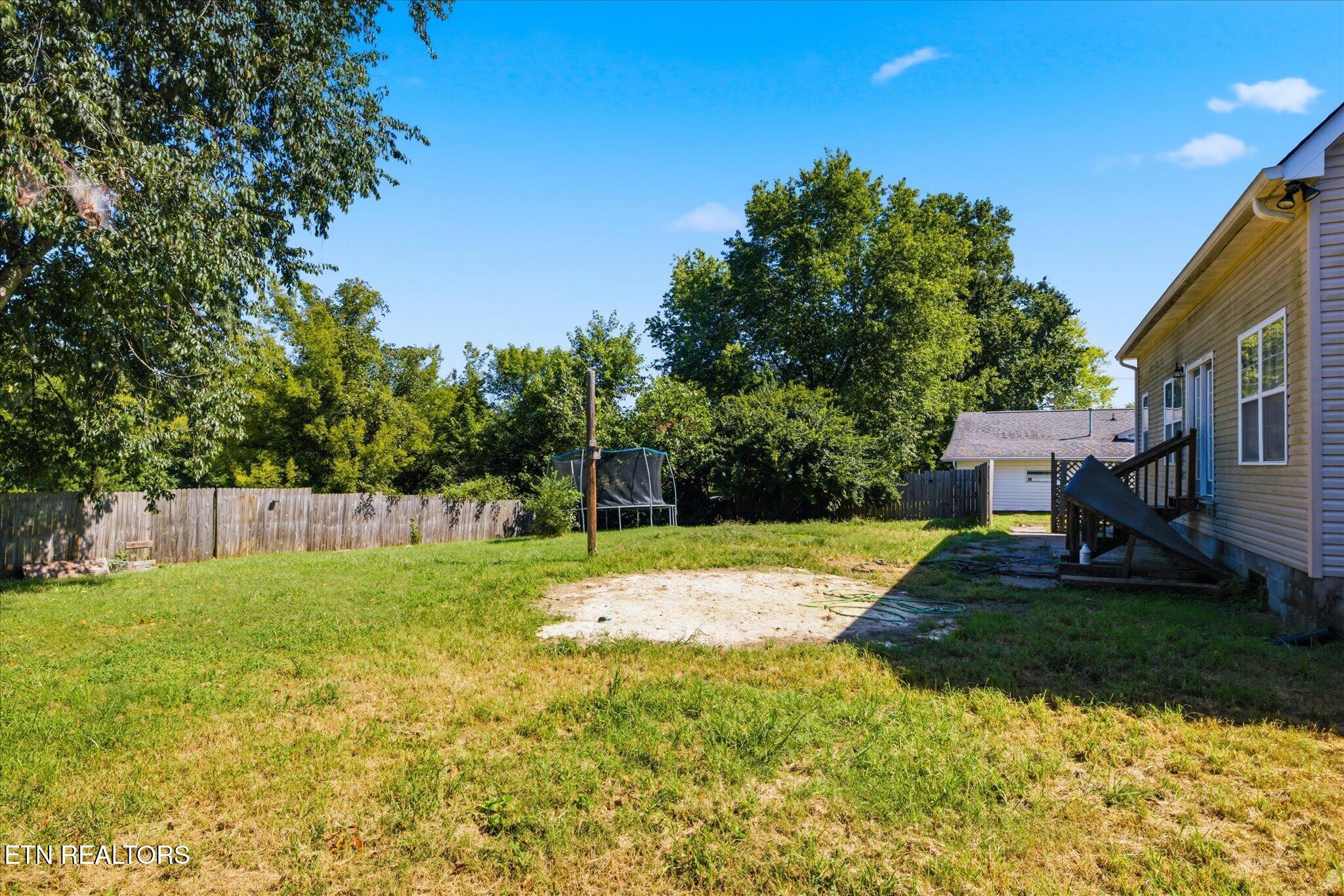 405 Douglas Lane Clinton TN 37716