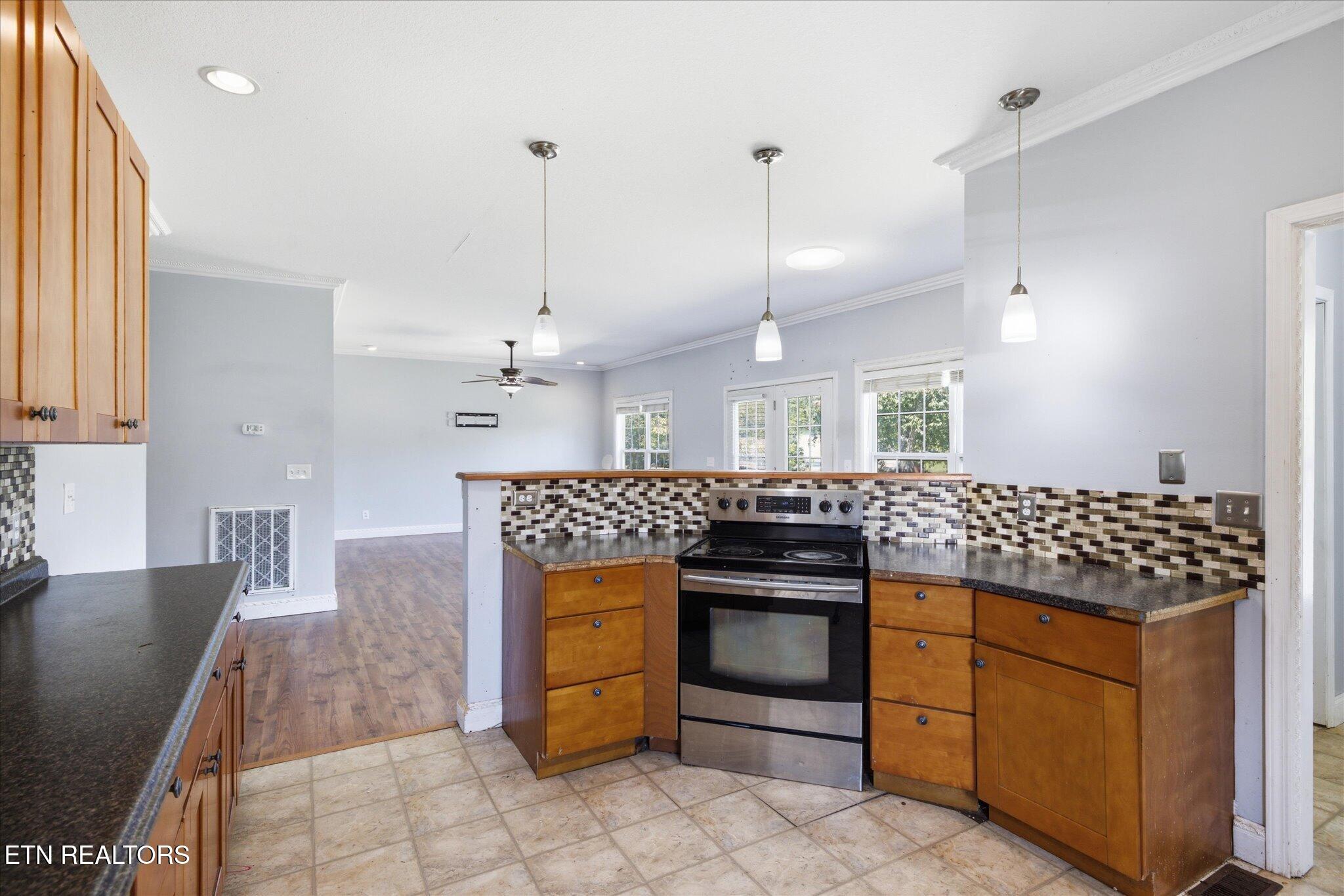 405 Douglas Lane Clinton TN 37716