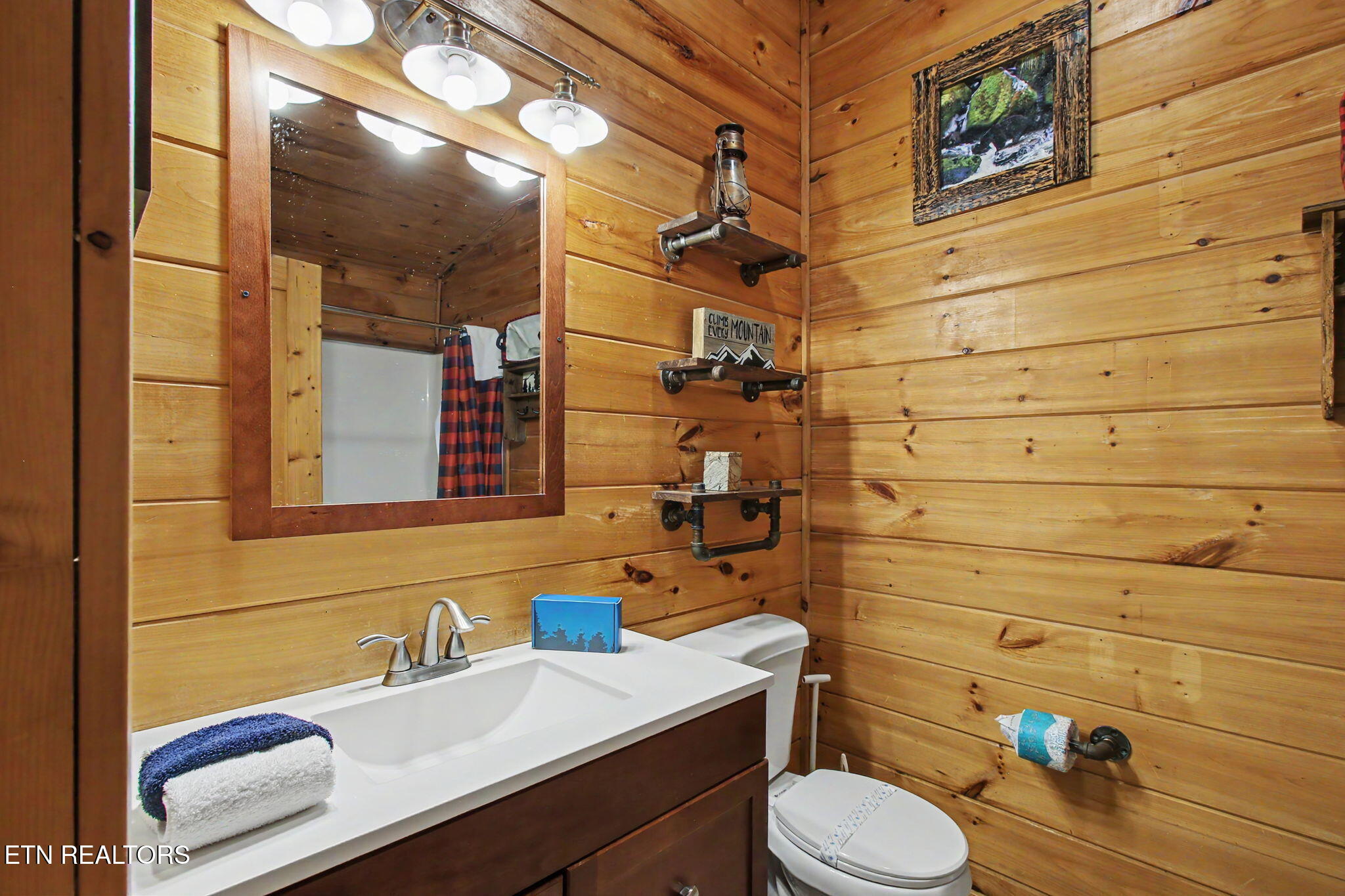 1999 E Mountain View Way Sevierville TN 37876