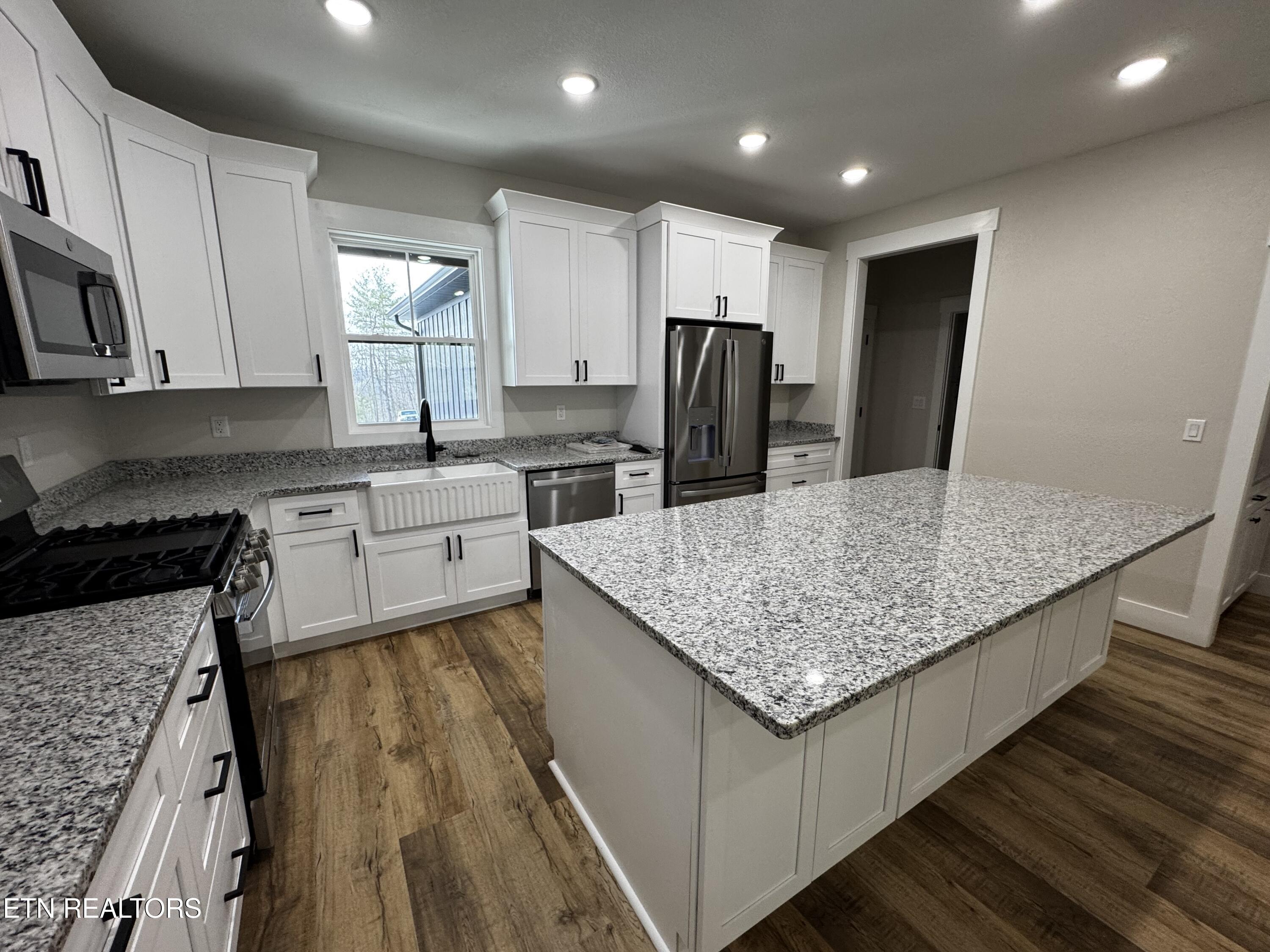908 Evelyn Private Drive Huntsville TN 37756