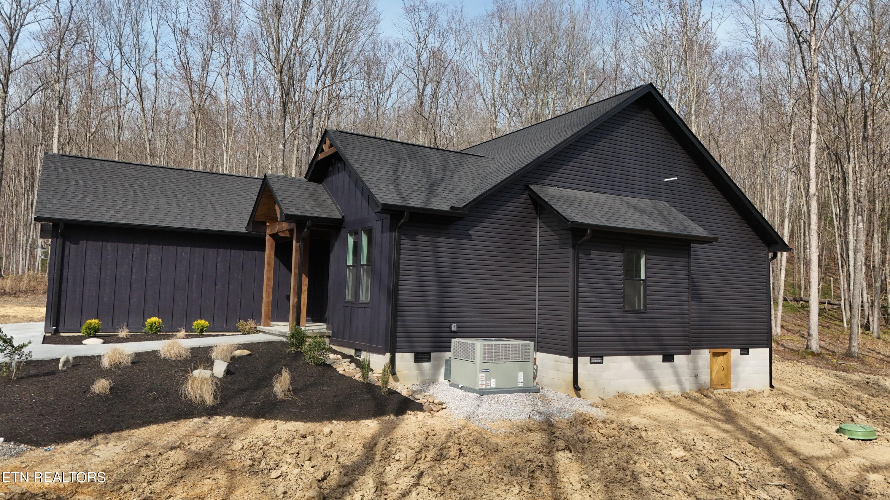 908 Evelyn Private Drive Huntsville TN 37756