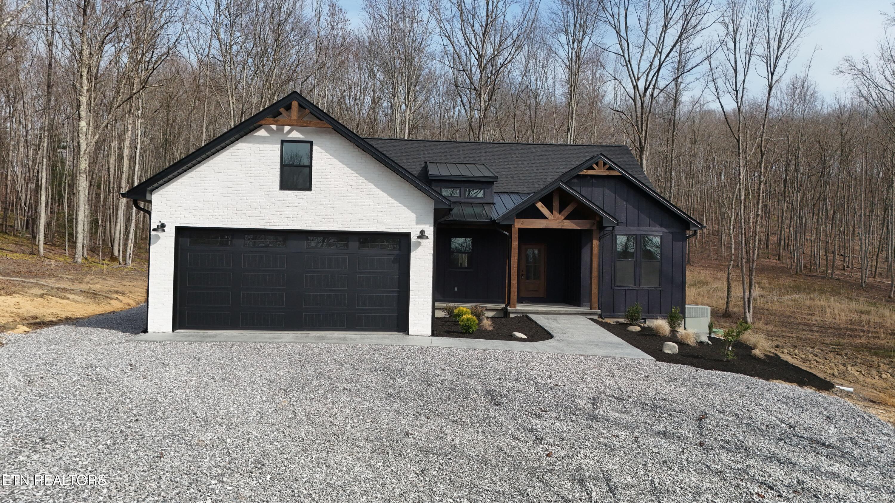 908 Evelyn Private Drive Huntsville TN 37756