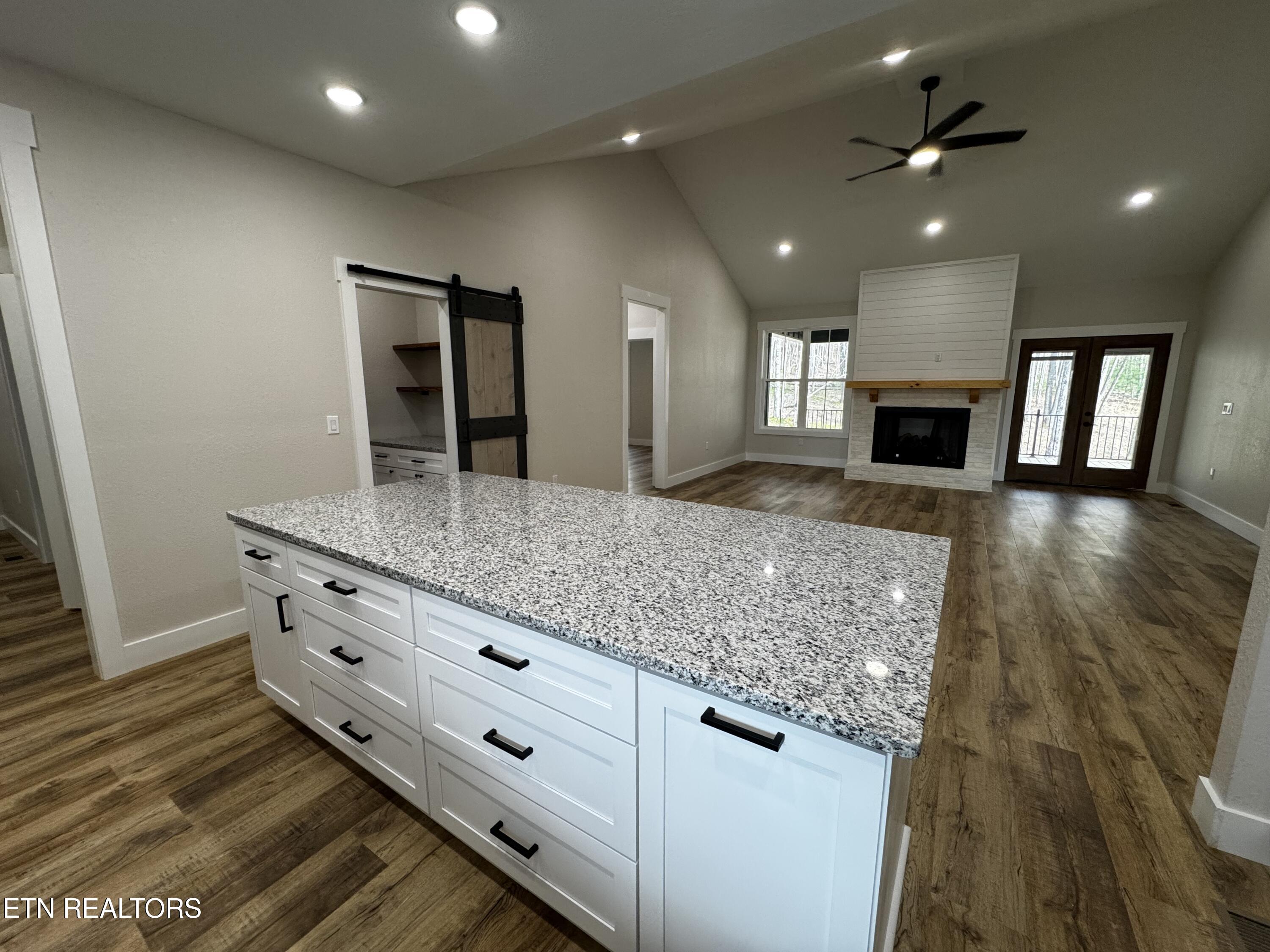 908 Evelyn Private Drive Huntsville TN 37756