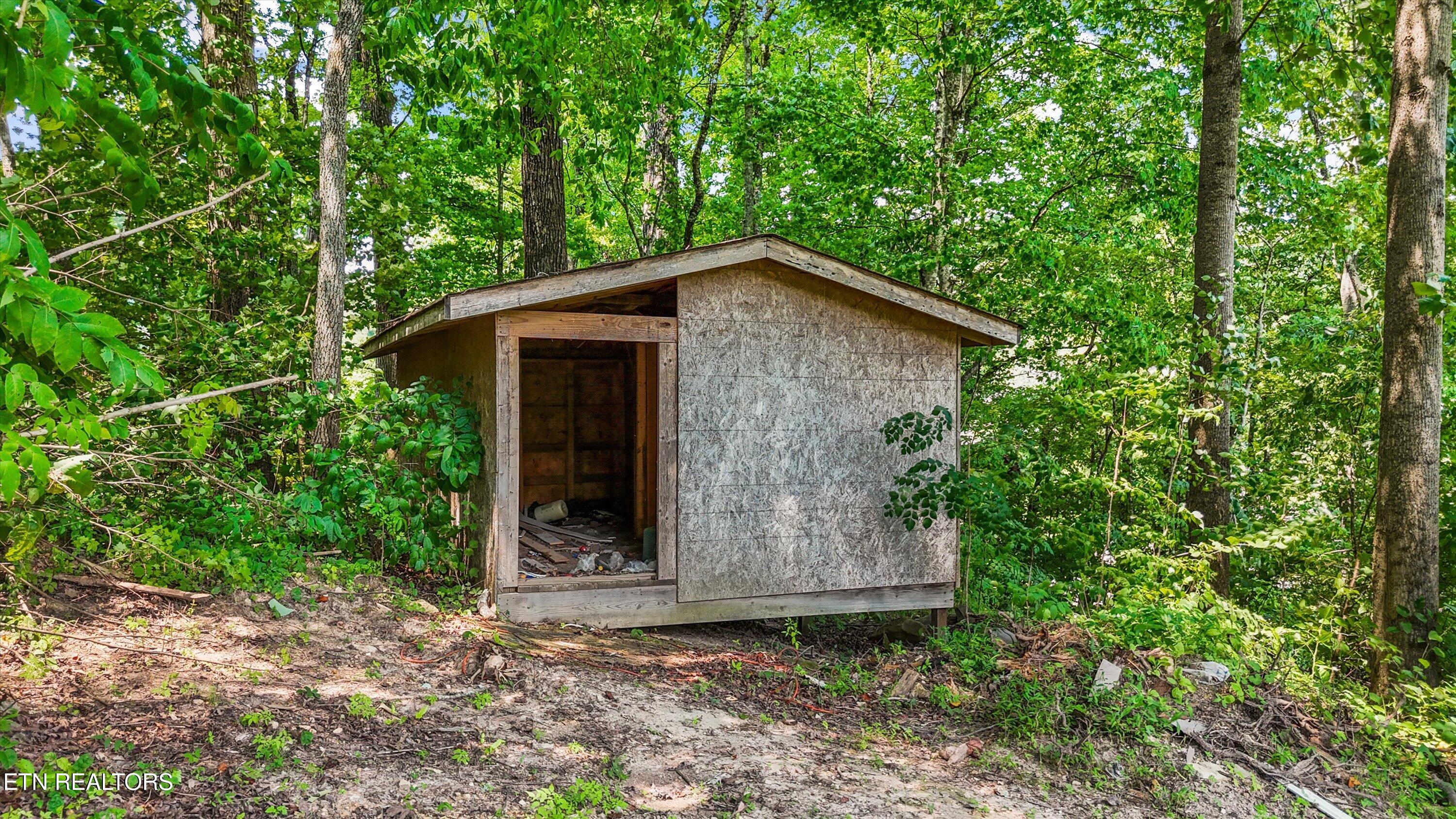 239 Carroll Hollow Road Clinton TN 37716