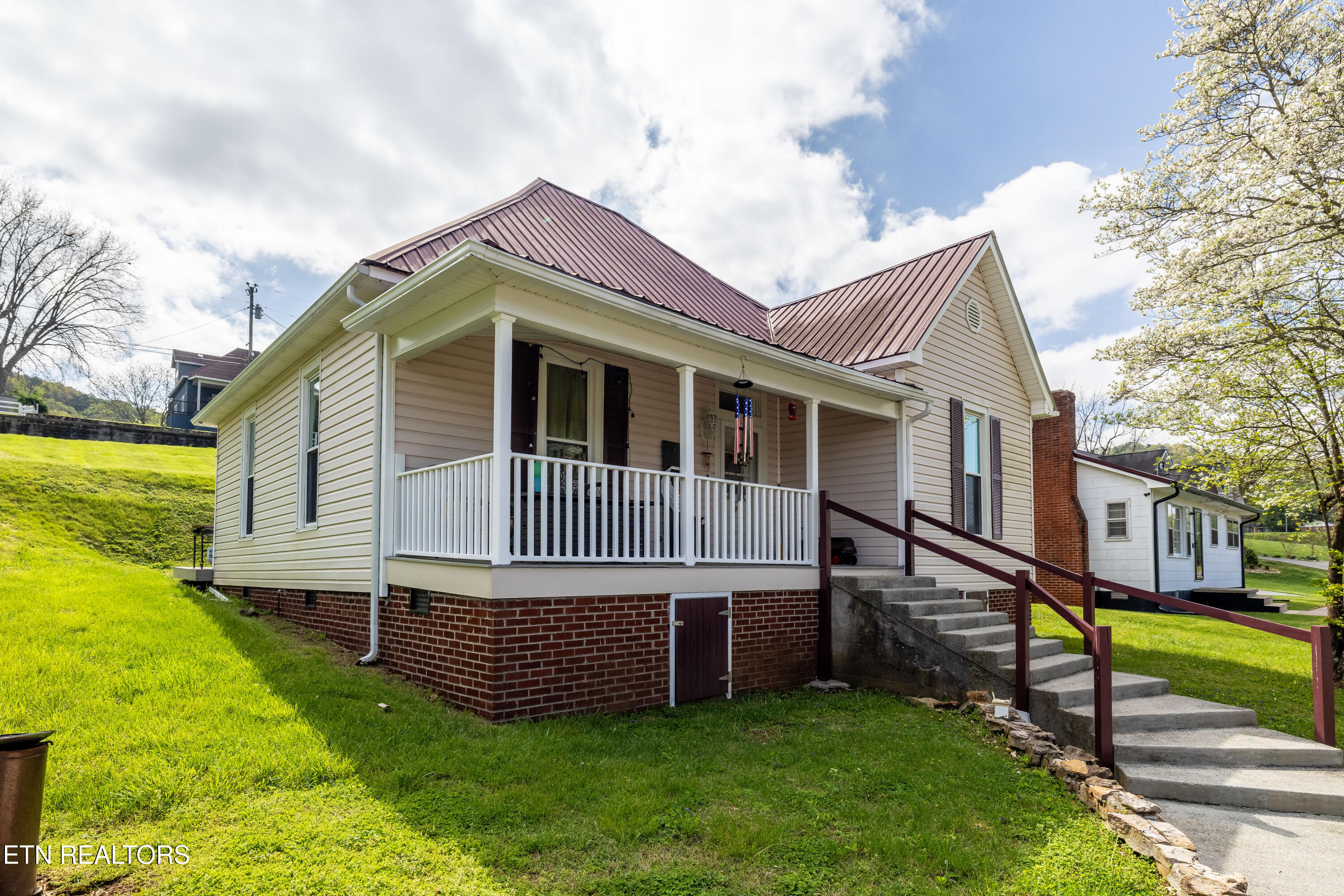 207 Loomis Street Tellico Plains TN 37385
