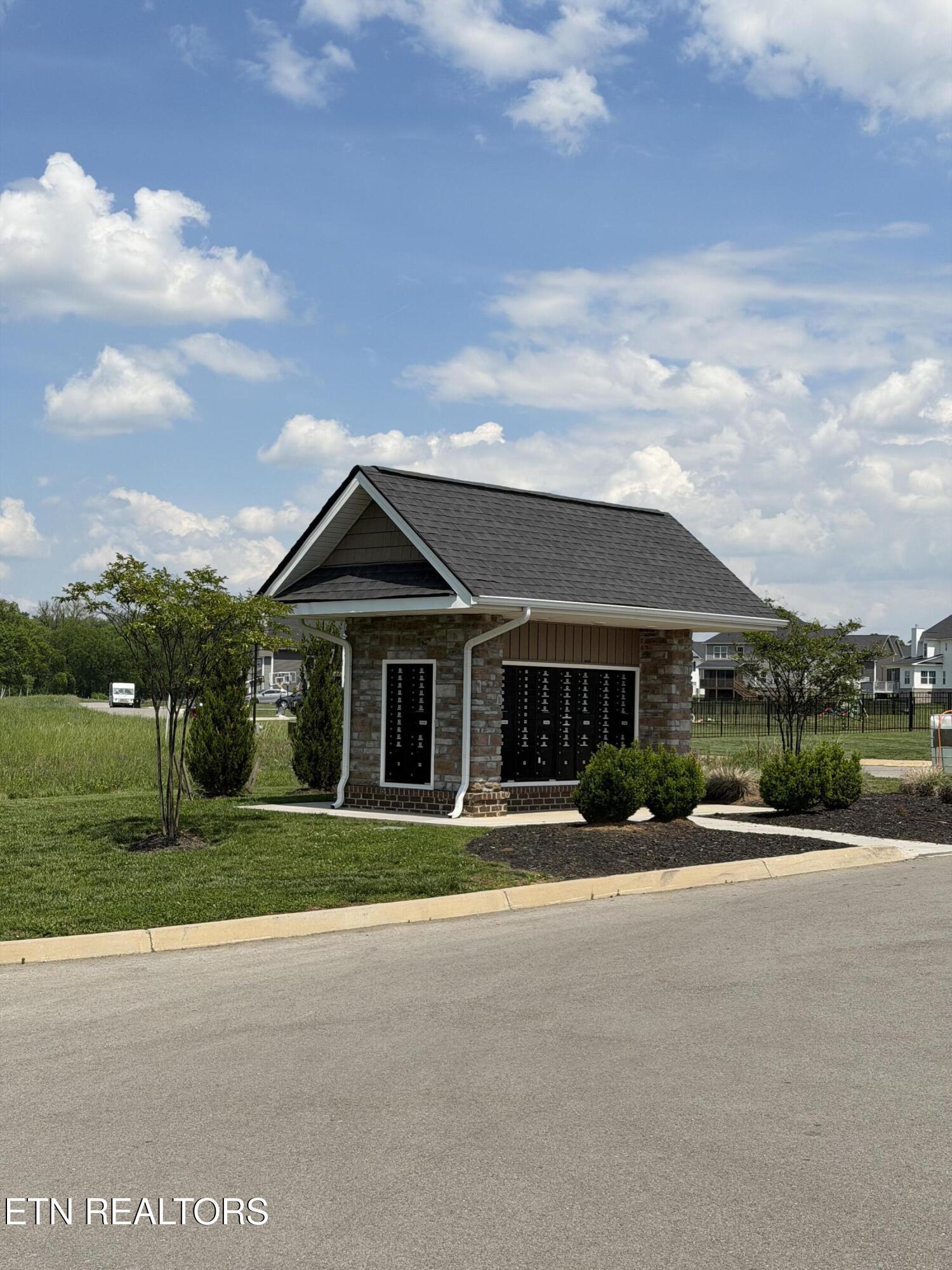2462 Tributary Drive Sevierville TN 37876