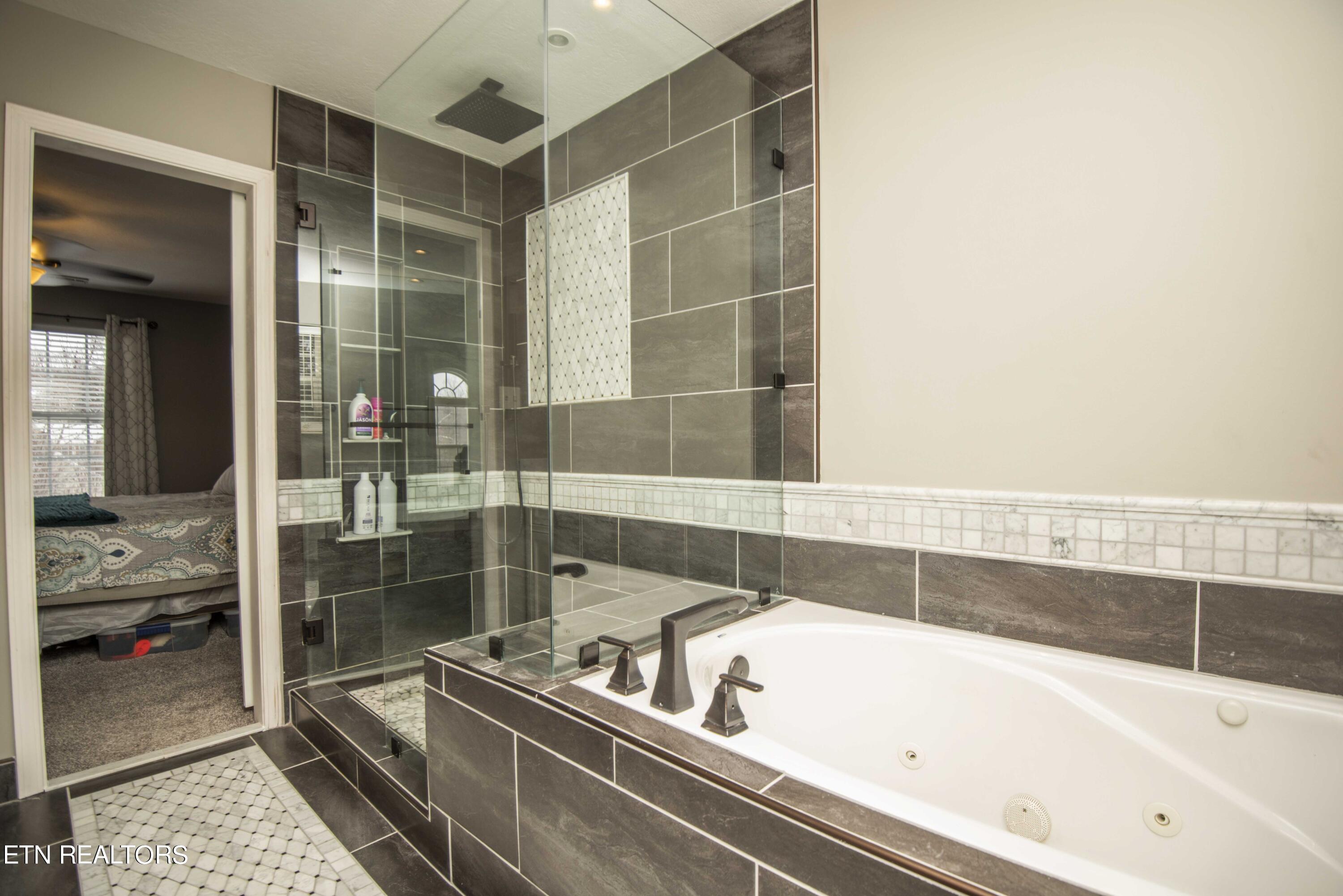 8215 Woodpath Lane Powell TN 37849