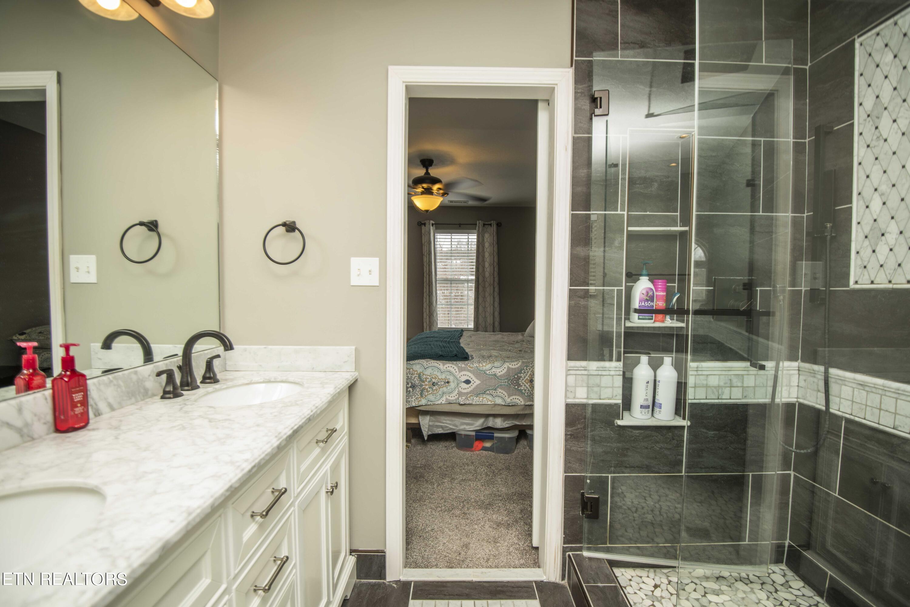 8215 Woodpath Lane Powell TN 37849