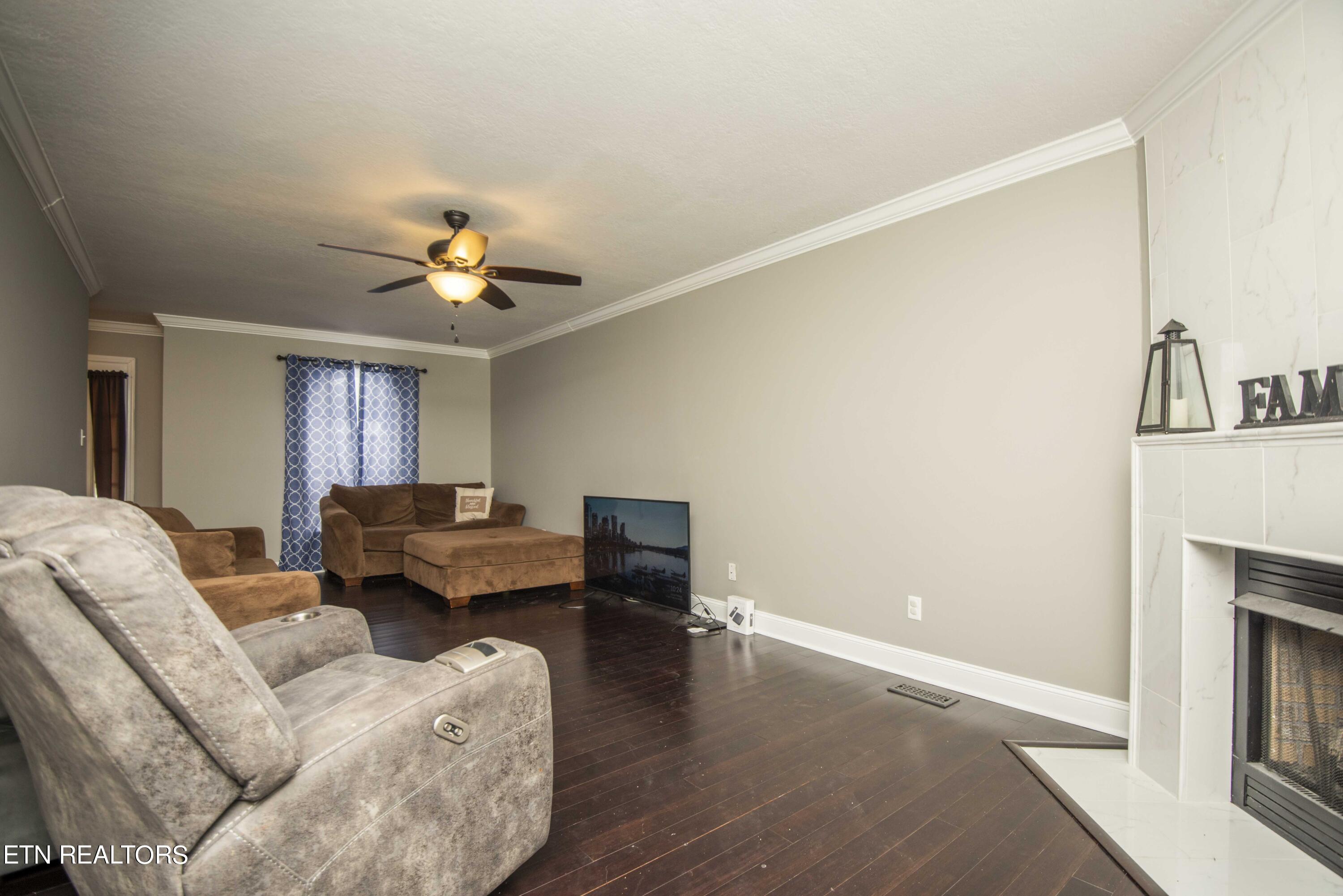8215 Woodpath Lane Powell TN 37849